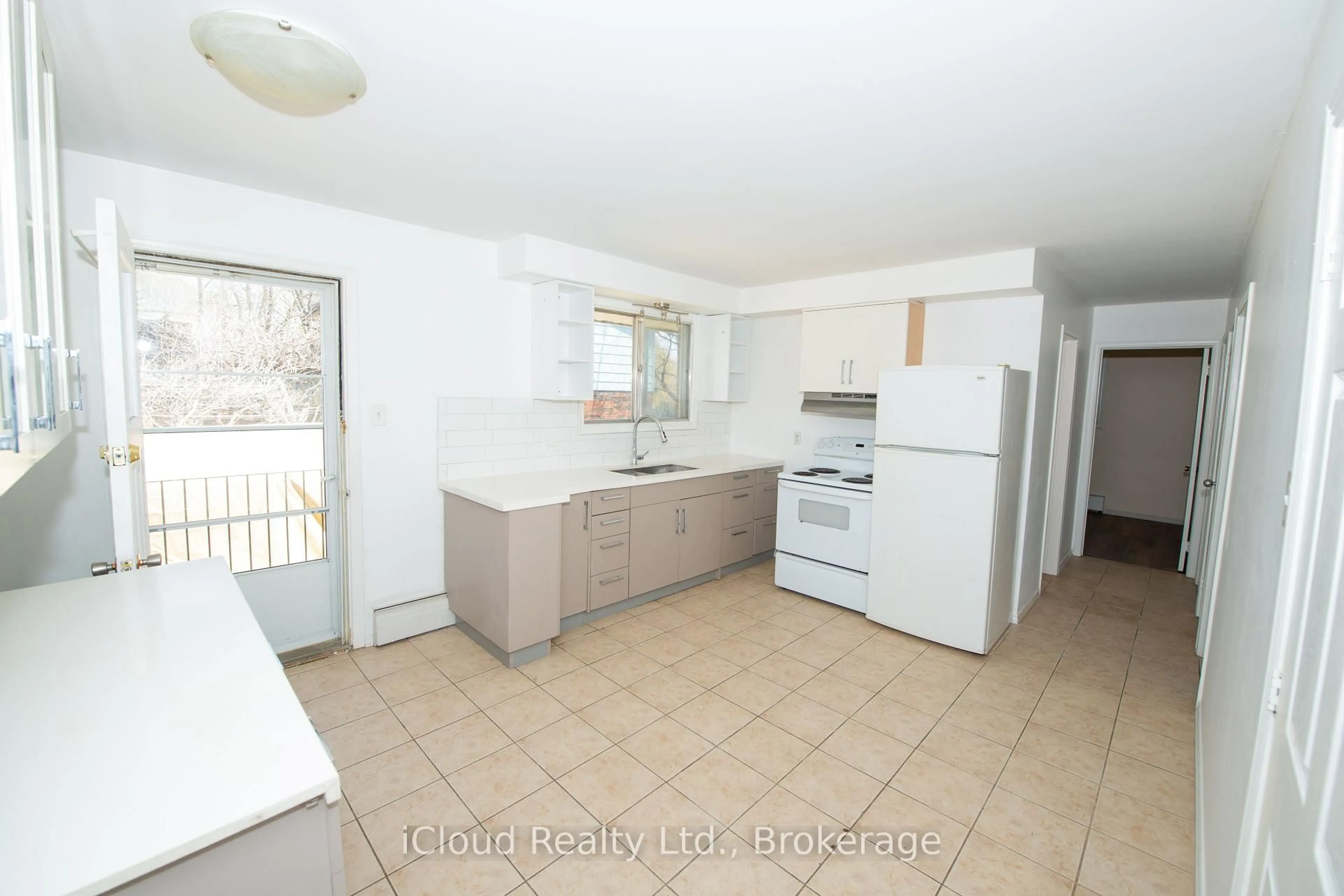 Standard kitchen, unknown for 536 Glen Forrest Blvd, Waterloo Ontario N2L 4J2