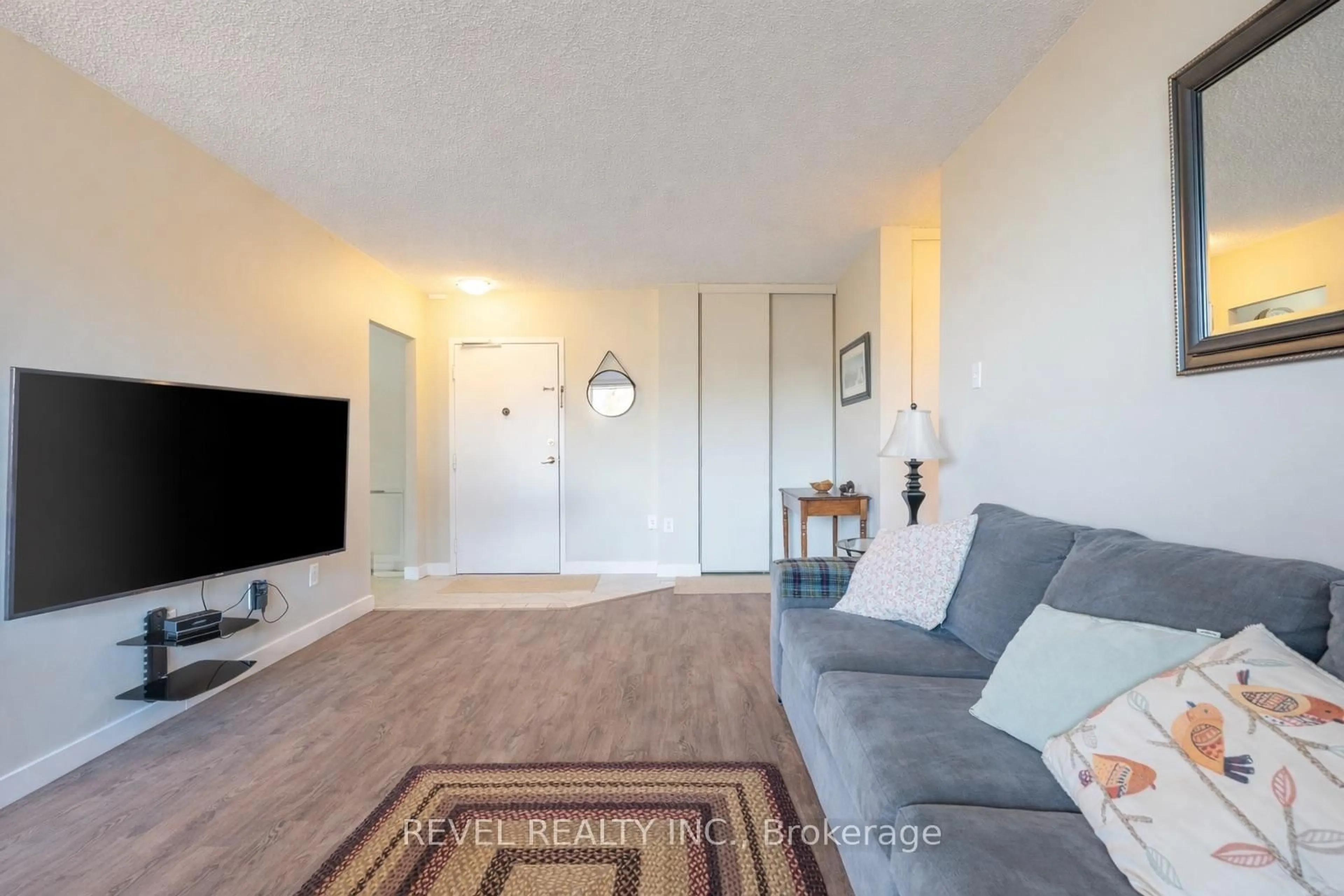 Living room with furniture, unknown for 1968 Main St #909, Hamilton Ontario L8S 1J7