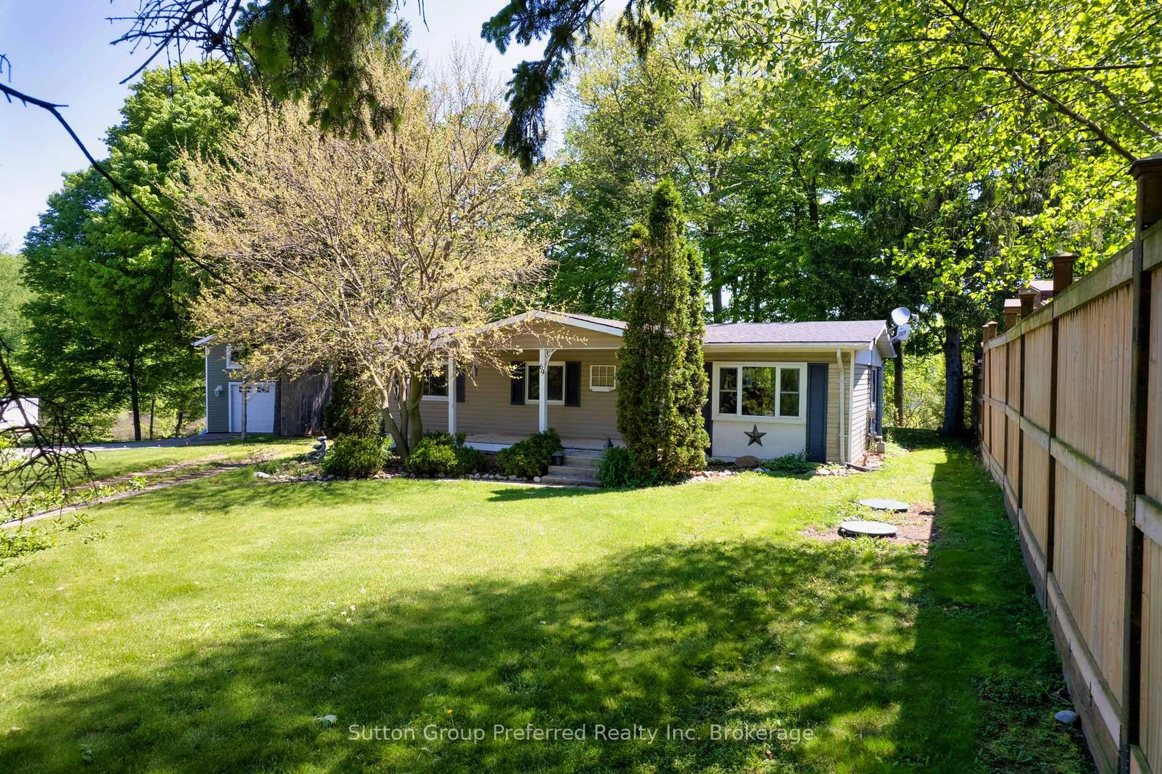 A pic from outside/outdoor area/front of a property/back of a property/a pic from drone, street for 806201 Oxford Road 29 Rd #69, Blandford-Blenheim Ontario N0J 1M0