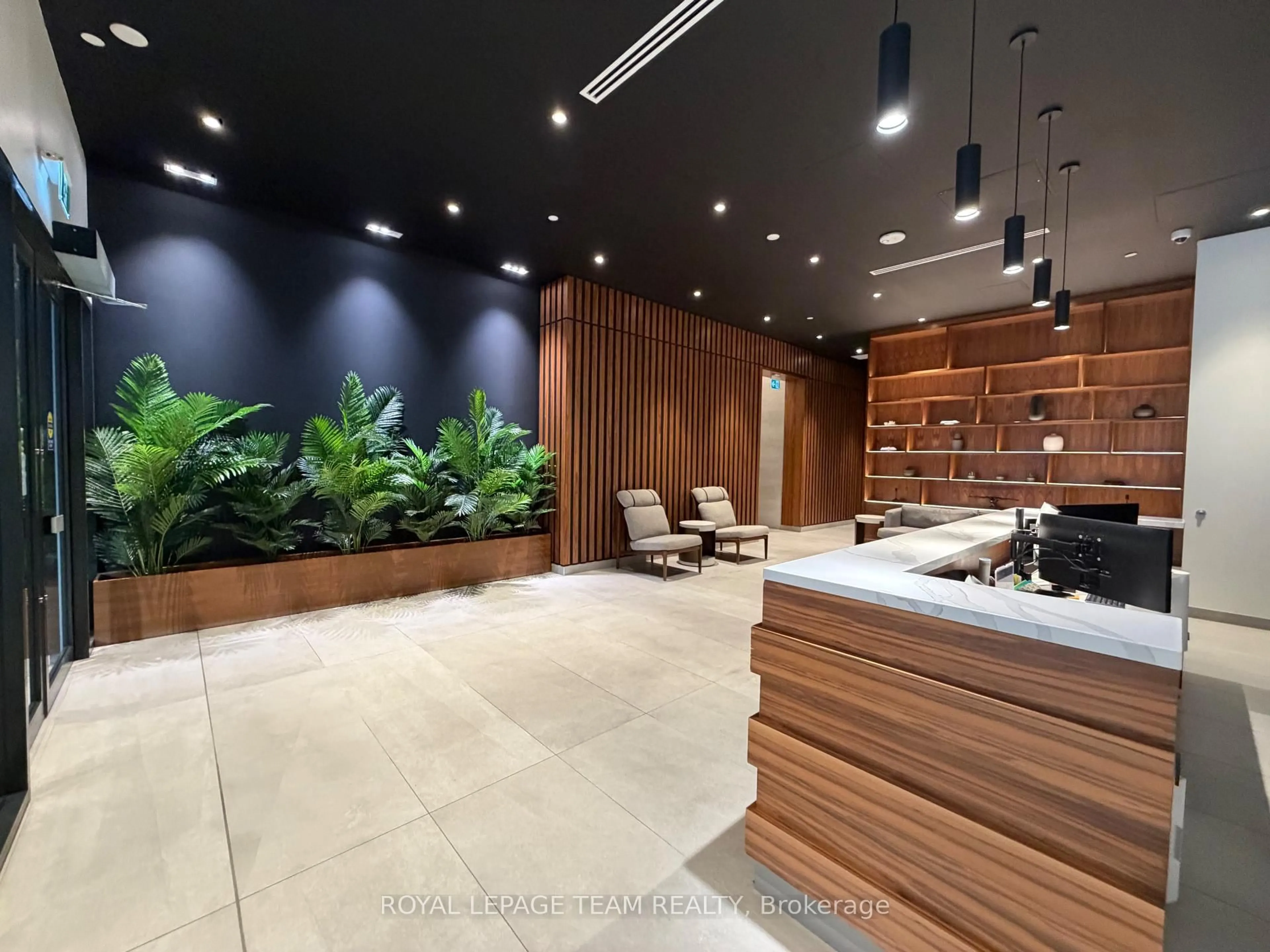 Lobby for 340 Queen St #2402, Ottawa Ontario K1R 0G1