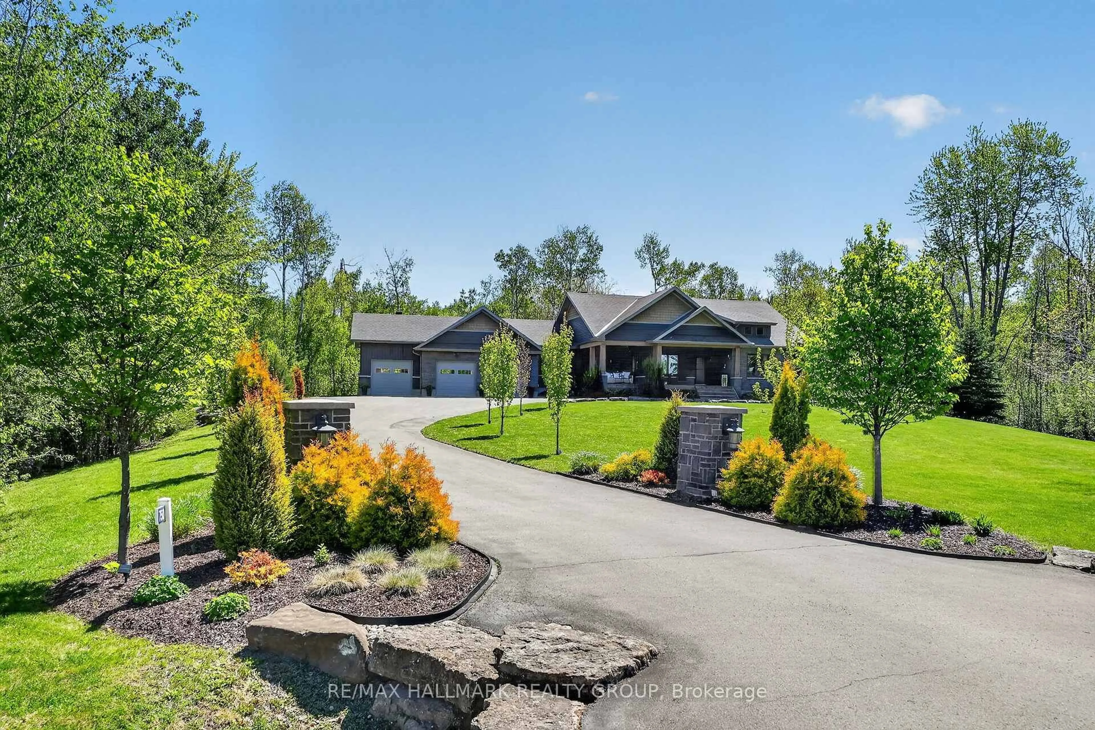 A pic from outside/outdoor area/front of a property/back of a property/a pic from drone, unknown for 750 Jordan St, Carleton Place Ontario K7C 0C4