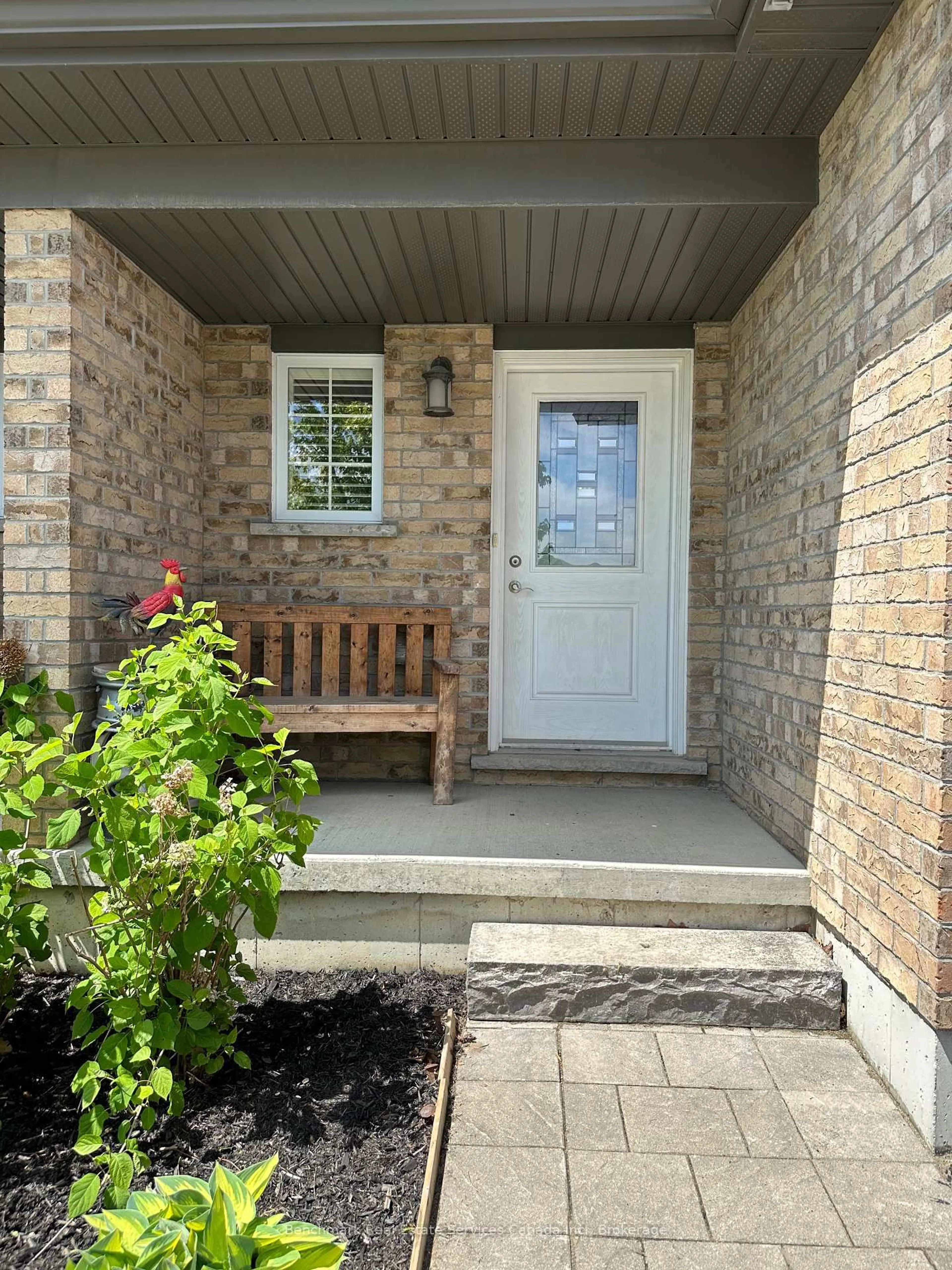 Indoor entryway for 39 LEESBORO Tr, Thames Centre Ontario N0M 2P0