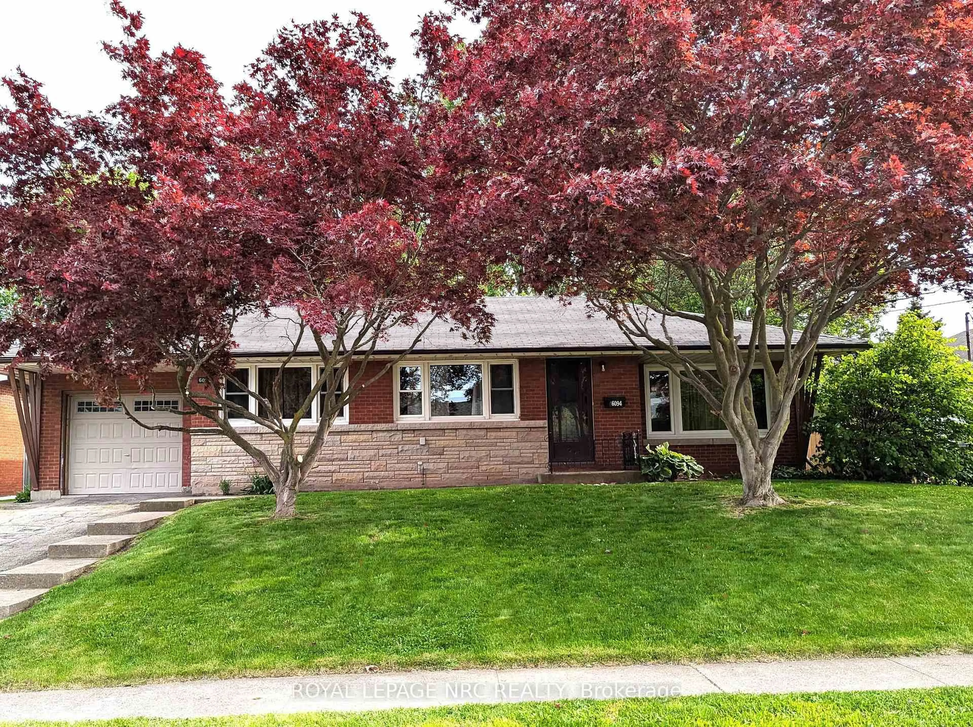 Home with brick exterior material, street for 6094 Stevens St, Niagara Falls Ontario L2E 3A3