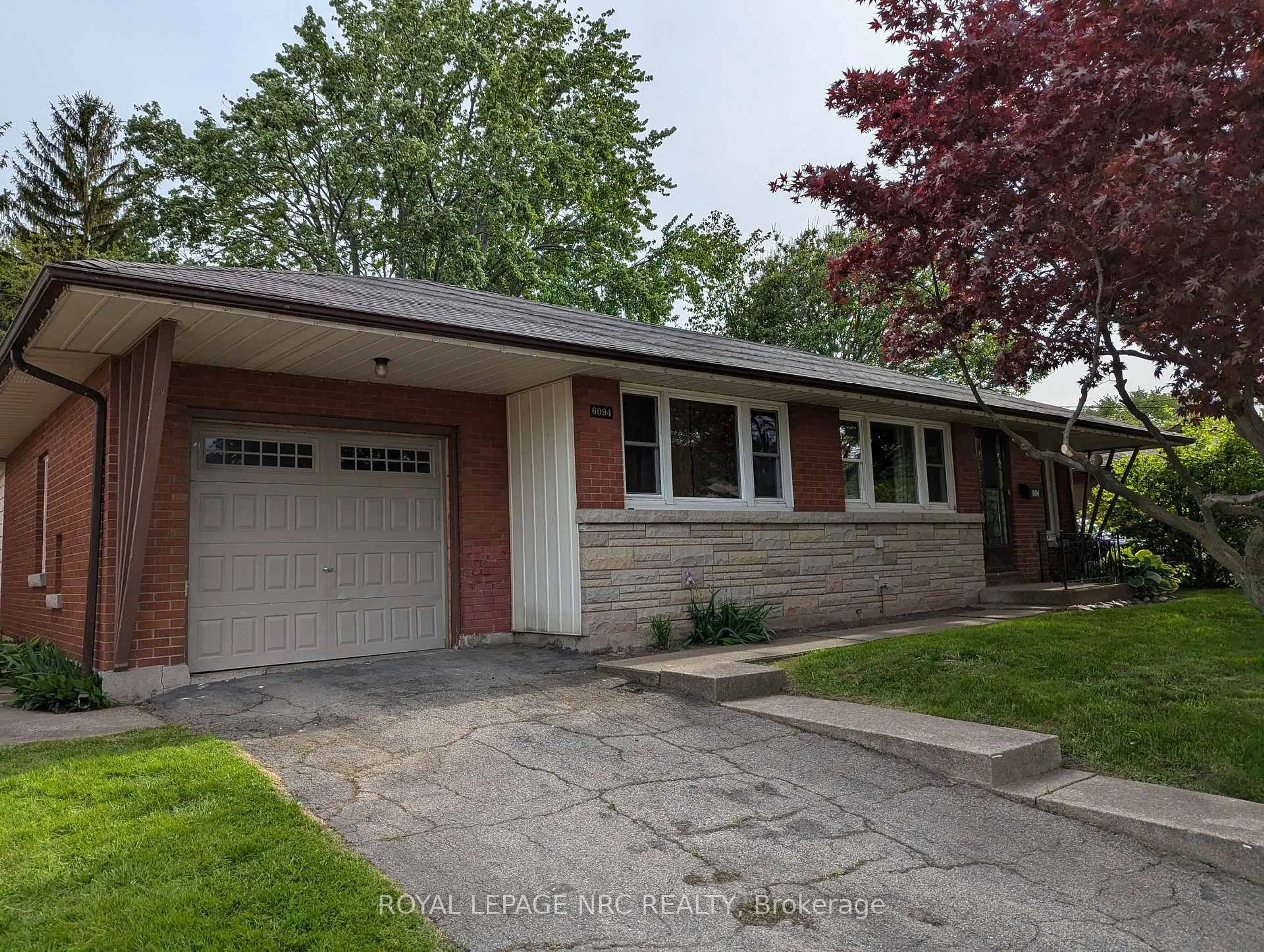 Home with brick exterior material, street for 6094 Stevens St, Niagara Falls Ontario L2E 3A3