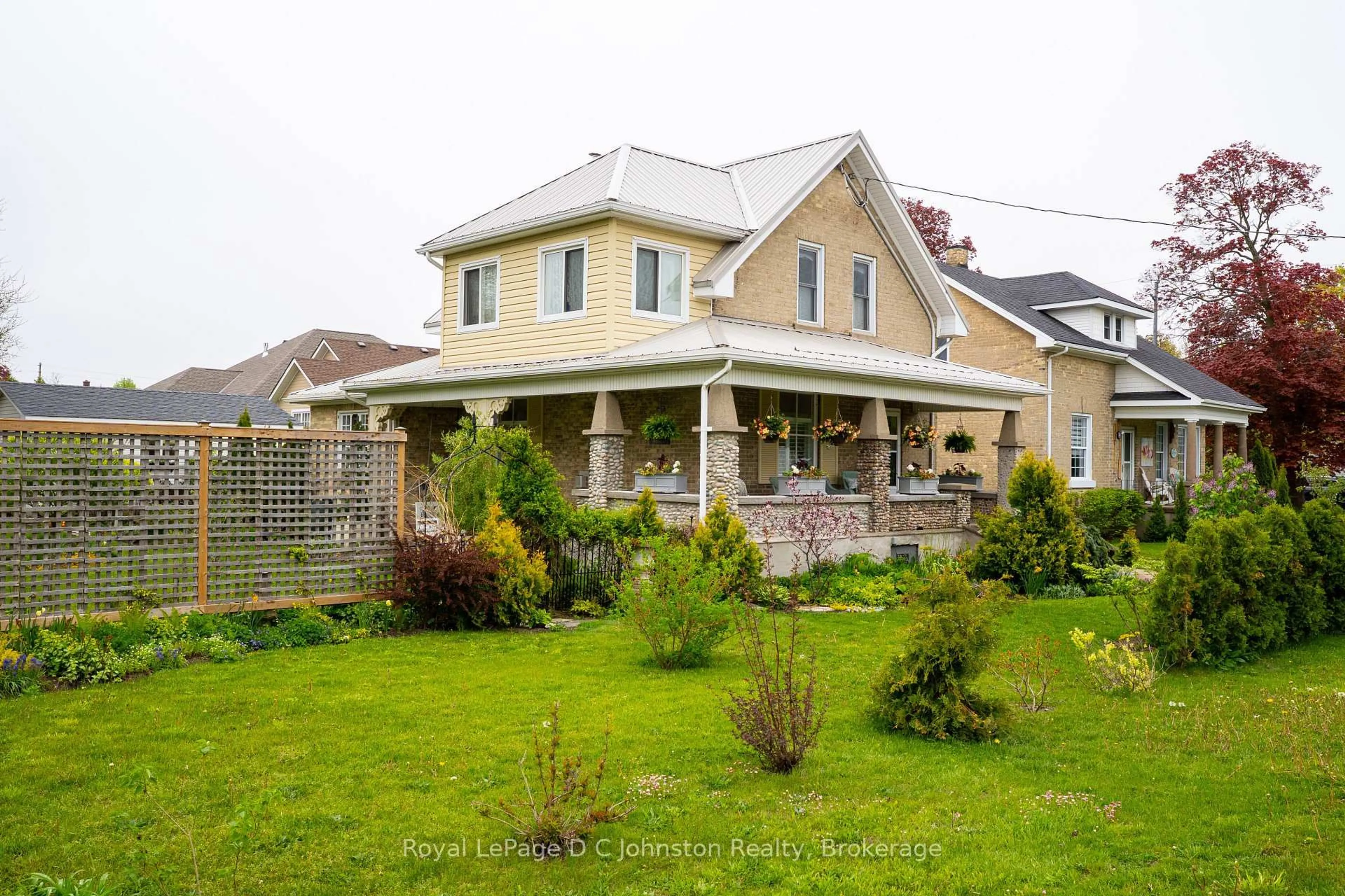 Patio, street for 111 Albert St, Saugeen Shores Ontario N0H 2L0