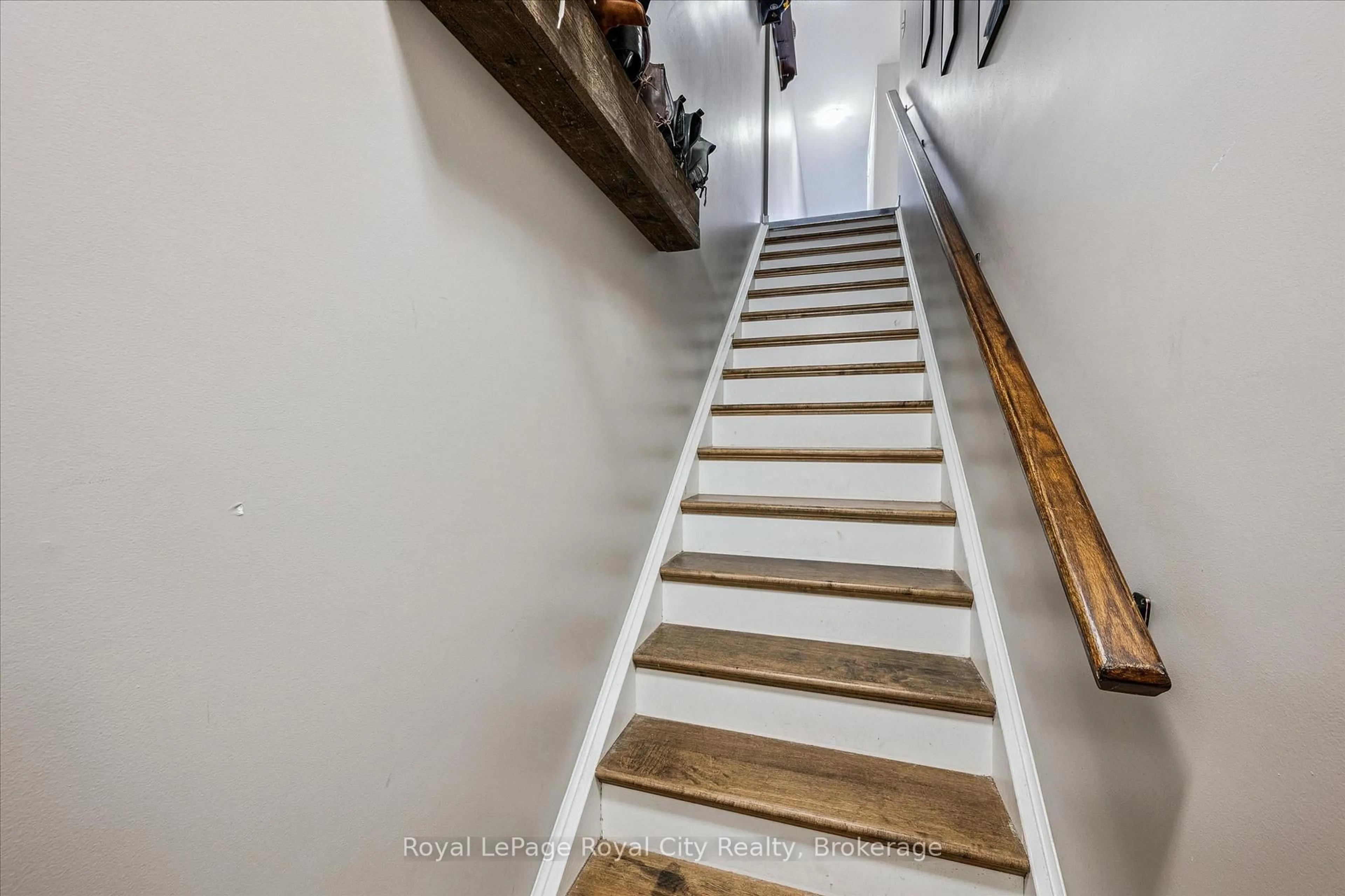 Stairs for 35 Mountford Dr #85, Guelph Ontario N1E 0G6