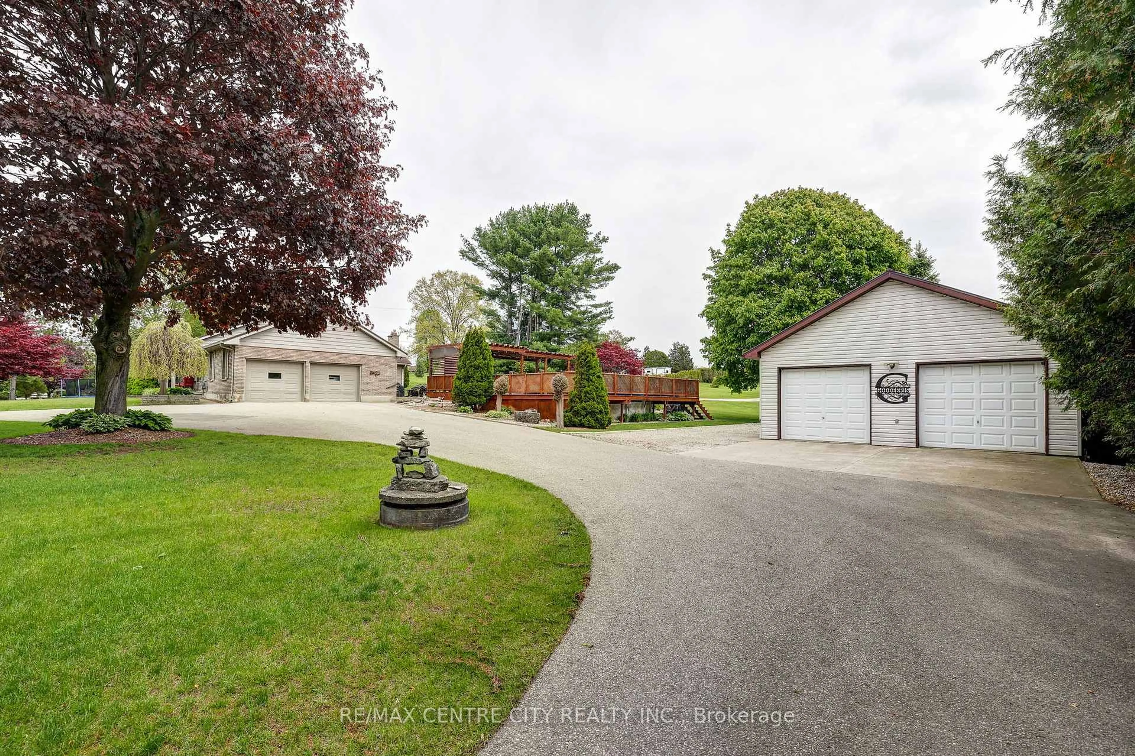 A pic from outside/outdoor area/front of a property/back of a property/a pic from drone, street for 5978 Sunset Rd, Central Elgin Ontario N0L 2L0
