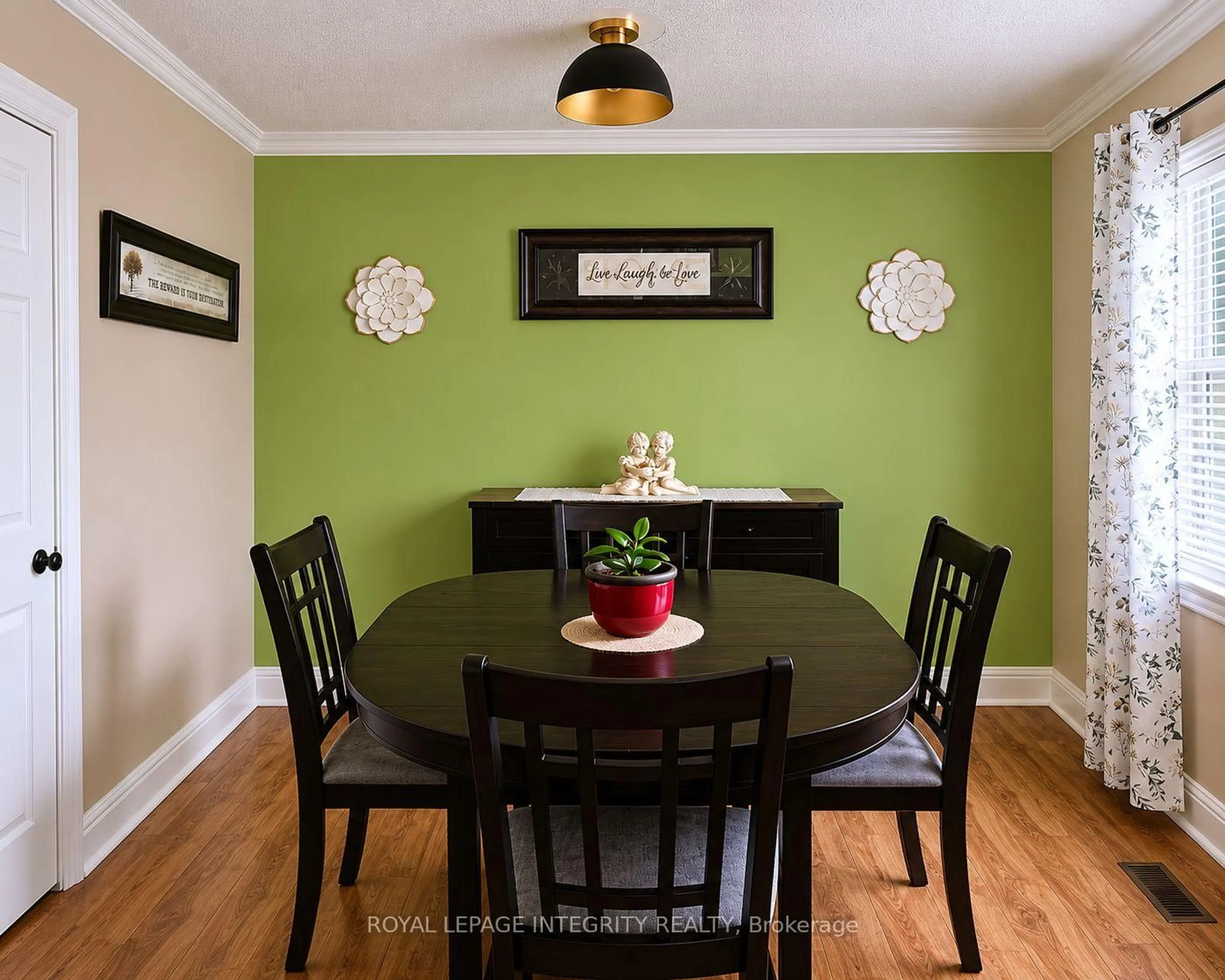 Dining room, wood/laminate floor for 145 Danis Ave, Cornwall Ontario K6H 5E5