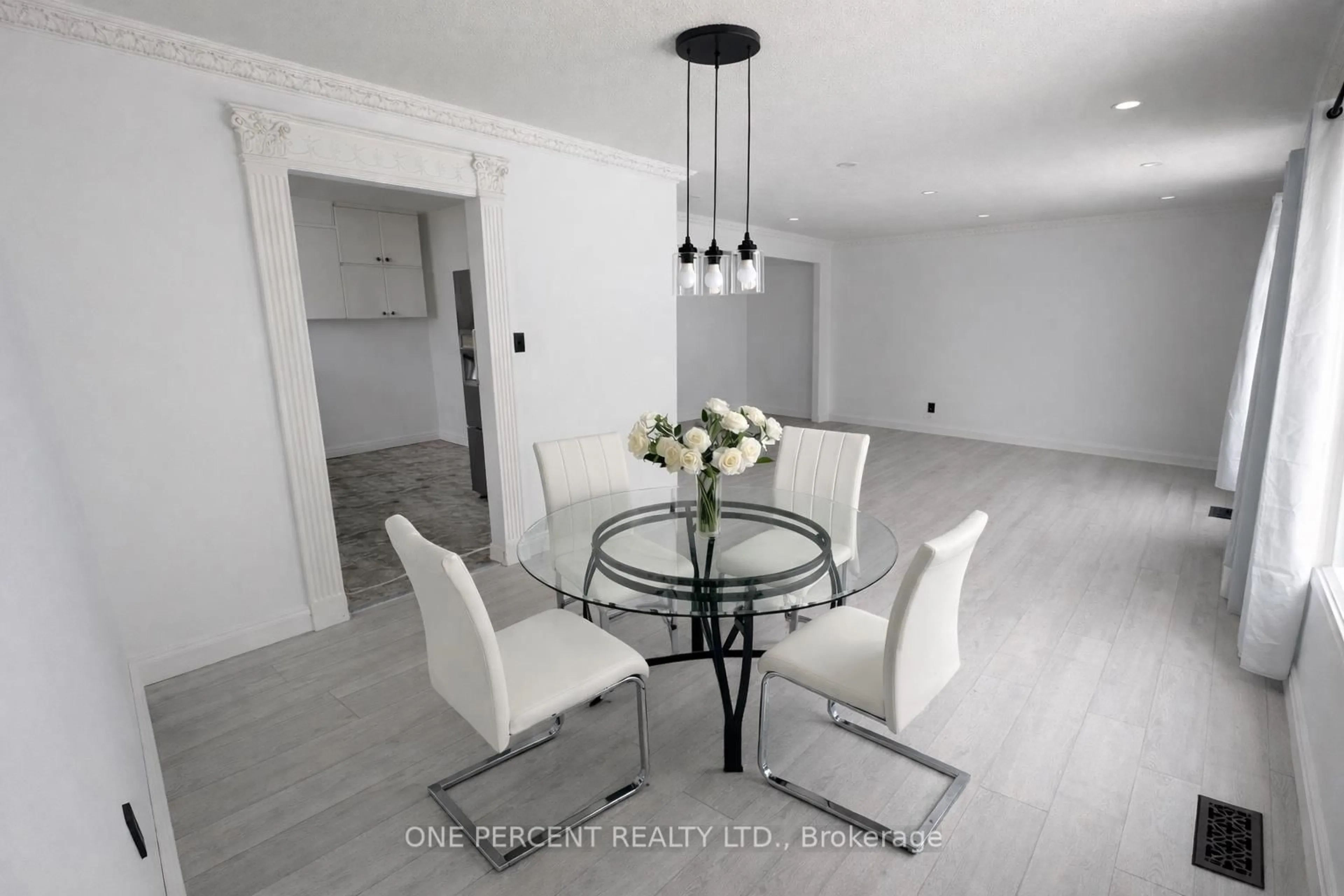 Dining room, unknown for 84 Elgar Ave, Hamilton Ontario L9C 4E5