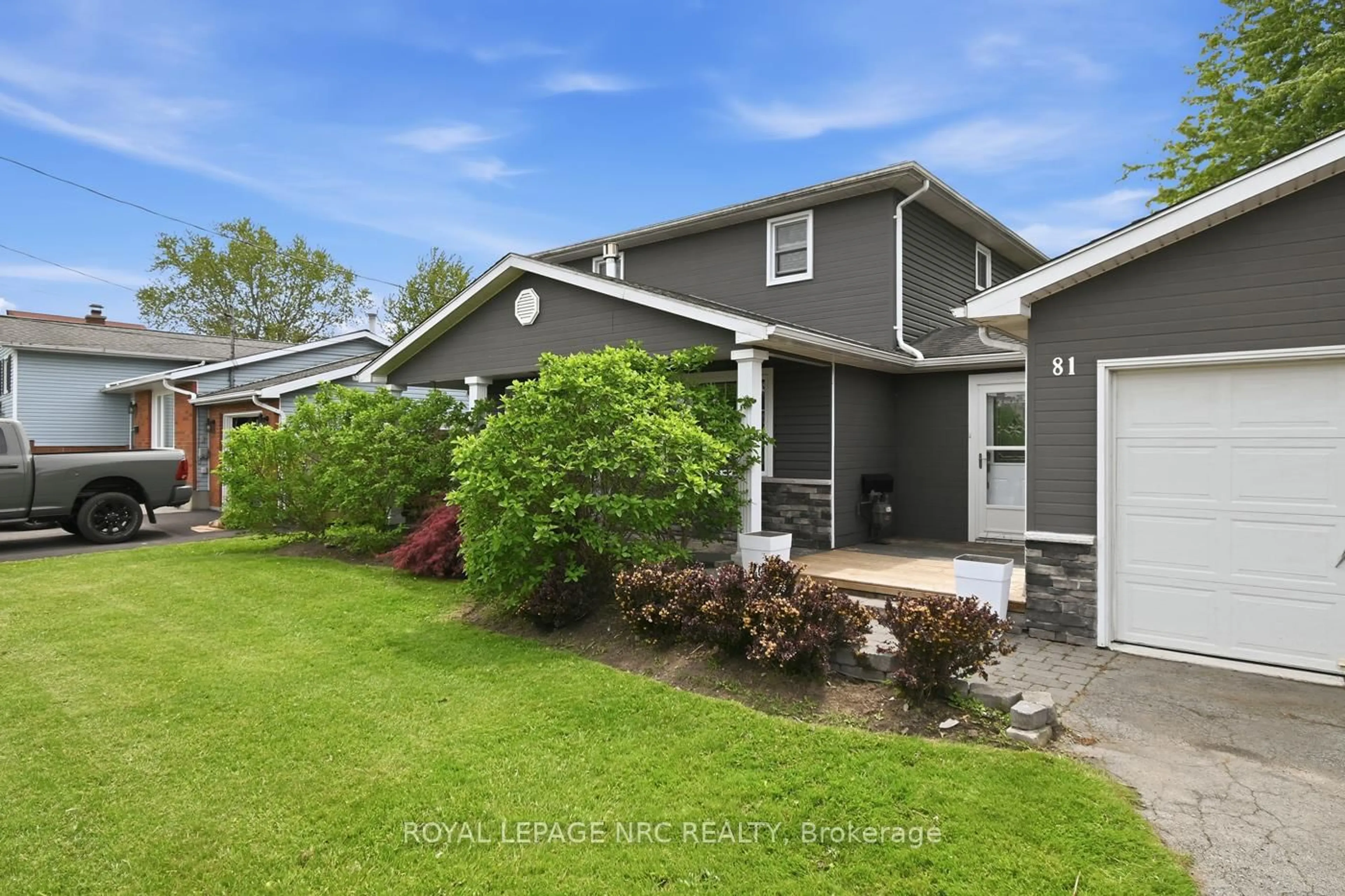 Home with vinyl exterior material, street for 81 Ferguson Ave, Fort Erie Ontario L2A 5J4