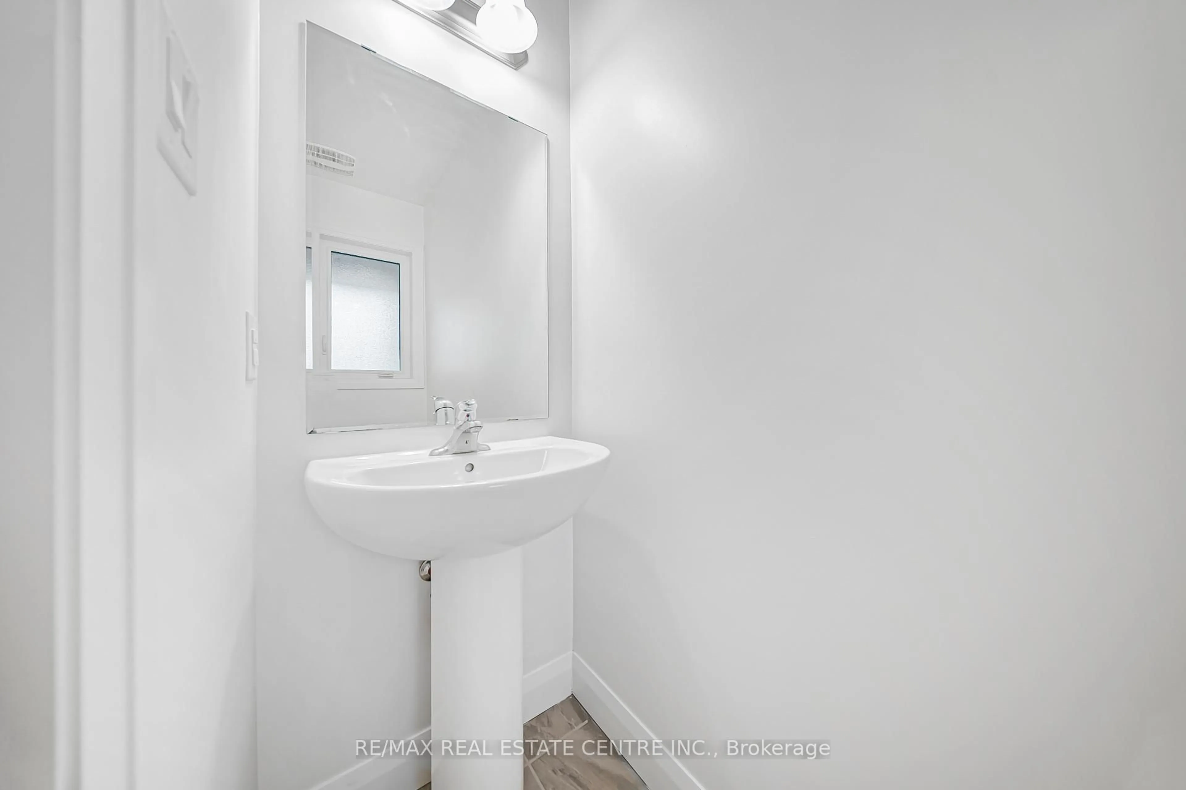 A pic of a room for 145 South Creek Dr #A4, Kitchener Ontario N2P 2N3
