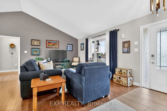 305 Moore Cres, North Grenville 5