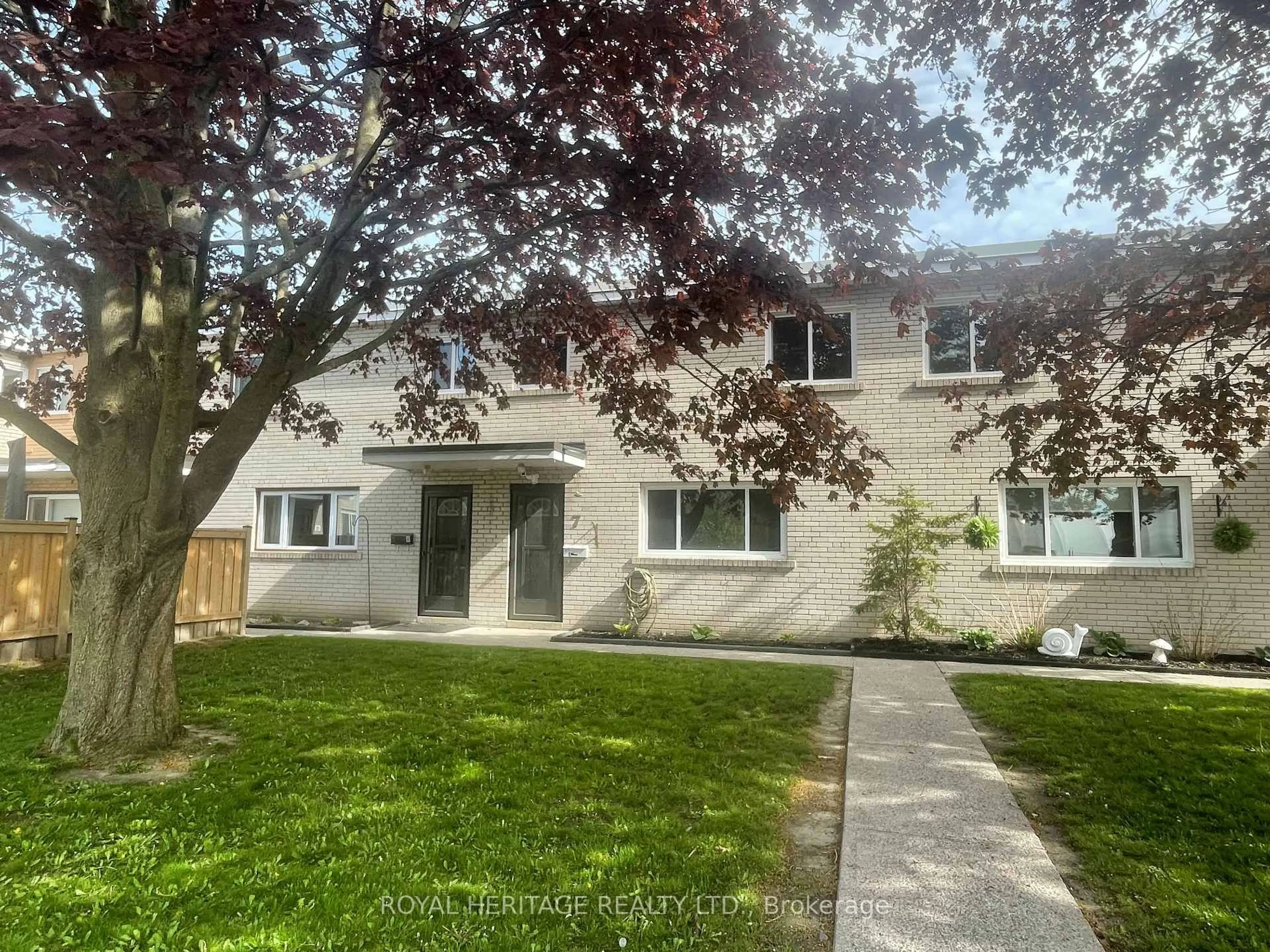A pic from outside/outdoor area/front of a property/back of a property/a pic from drone, street for 137 Furnace St #7, Cobourg Ontario K9A 2E5
