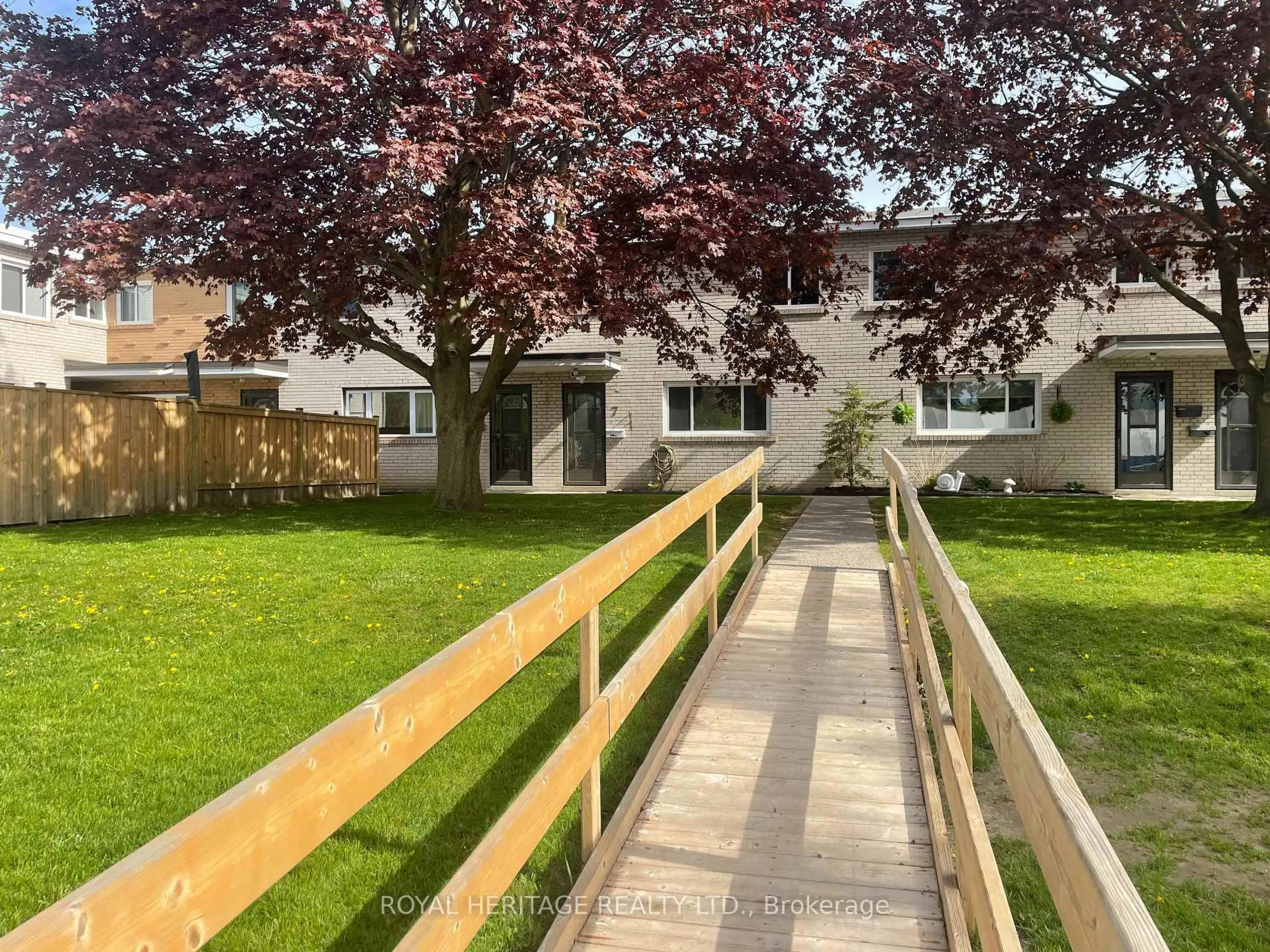 A pic from outside/outdoor area/front of a property/back of a property/a pic from drone, street for 137 Furnace St #7, Cobourg Ontario K9A 2E5