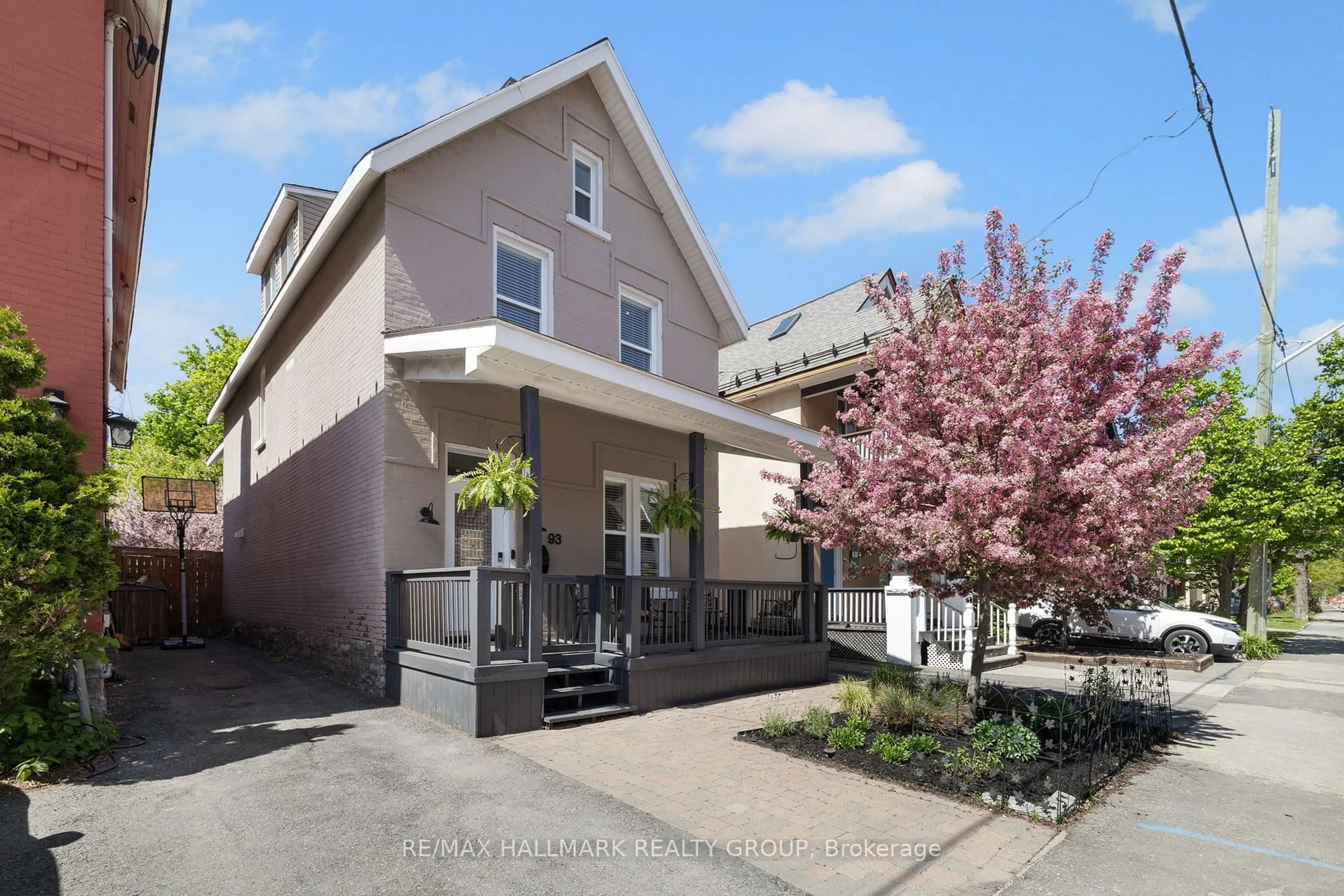 Unknown for 93 James St, Ottawa Ontario K1R 5M2