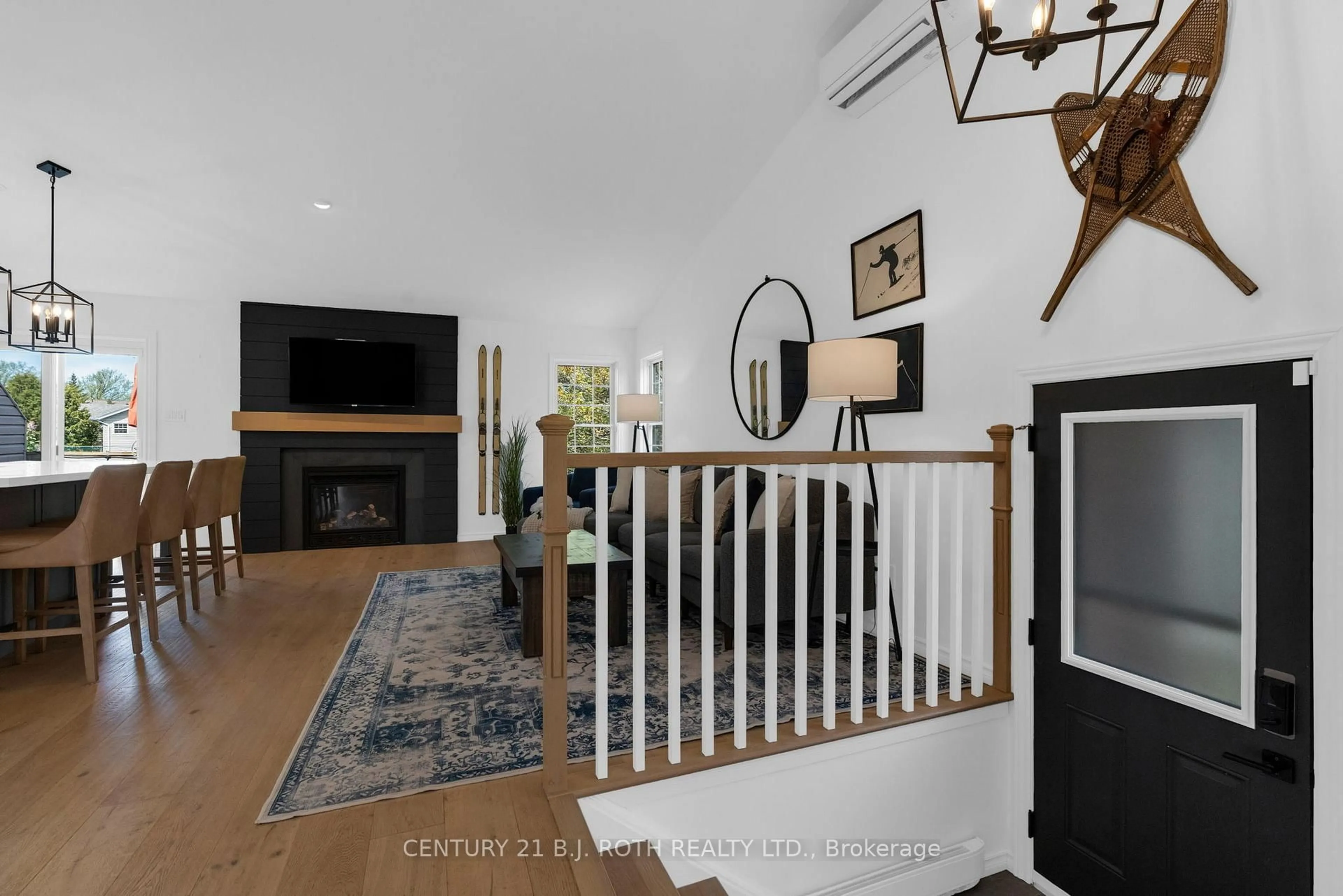 Indoor entryway for 150 Victoria St #118, Blue Mountains Ontario N0H 2P0