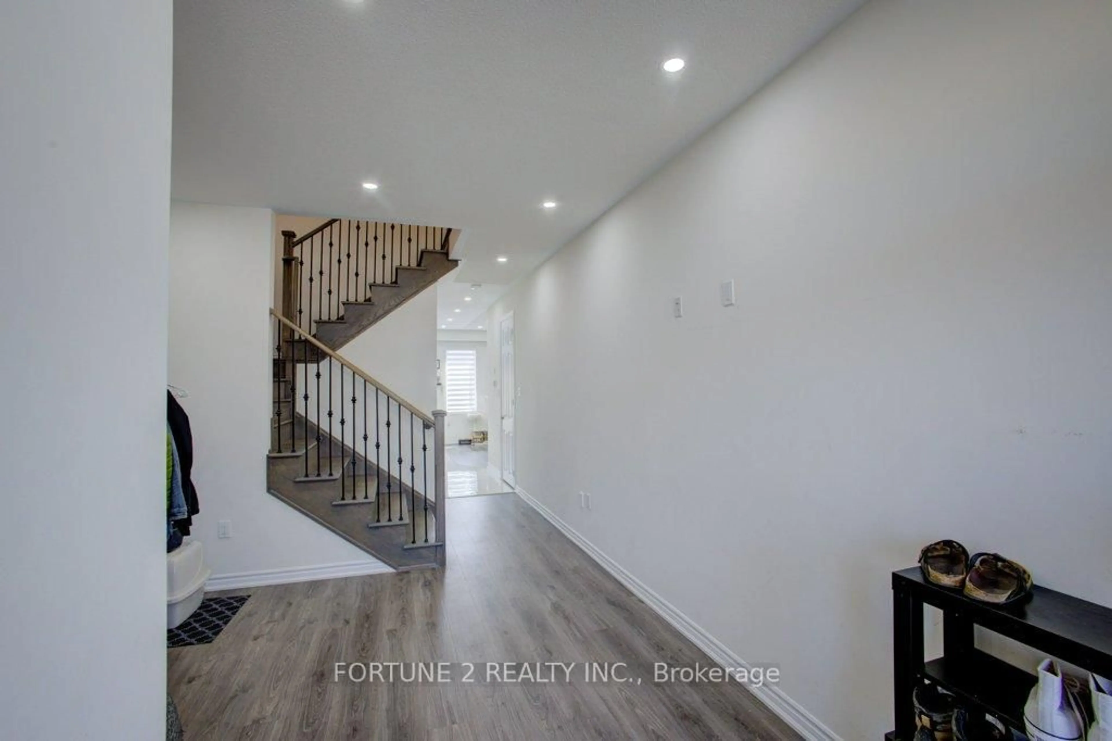 Indoor entryway for 22 DASS Dr, Centre Wellington Ontario N1M 0J2