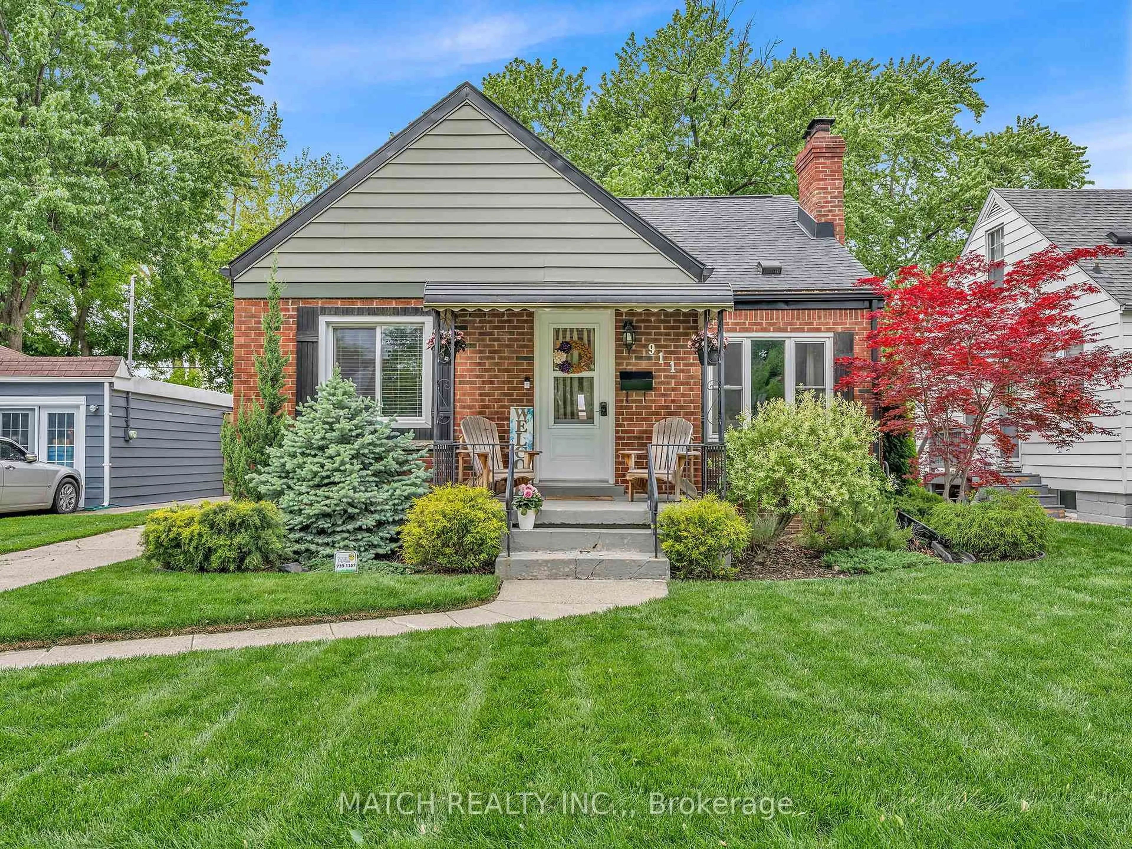 Home with brick exterior material, street for 911 Homedale Blvd, Windsor Ontario N8S 2T1