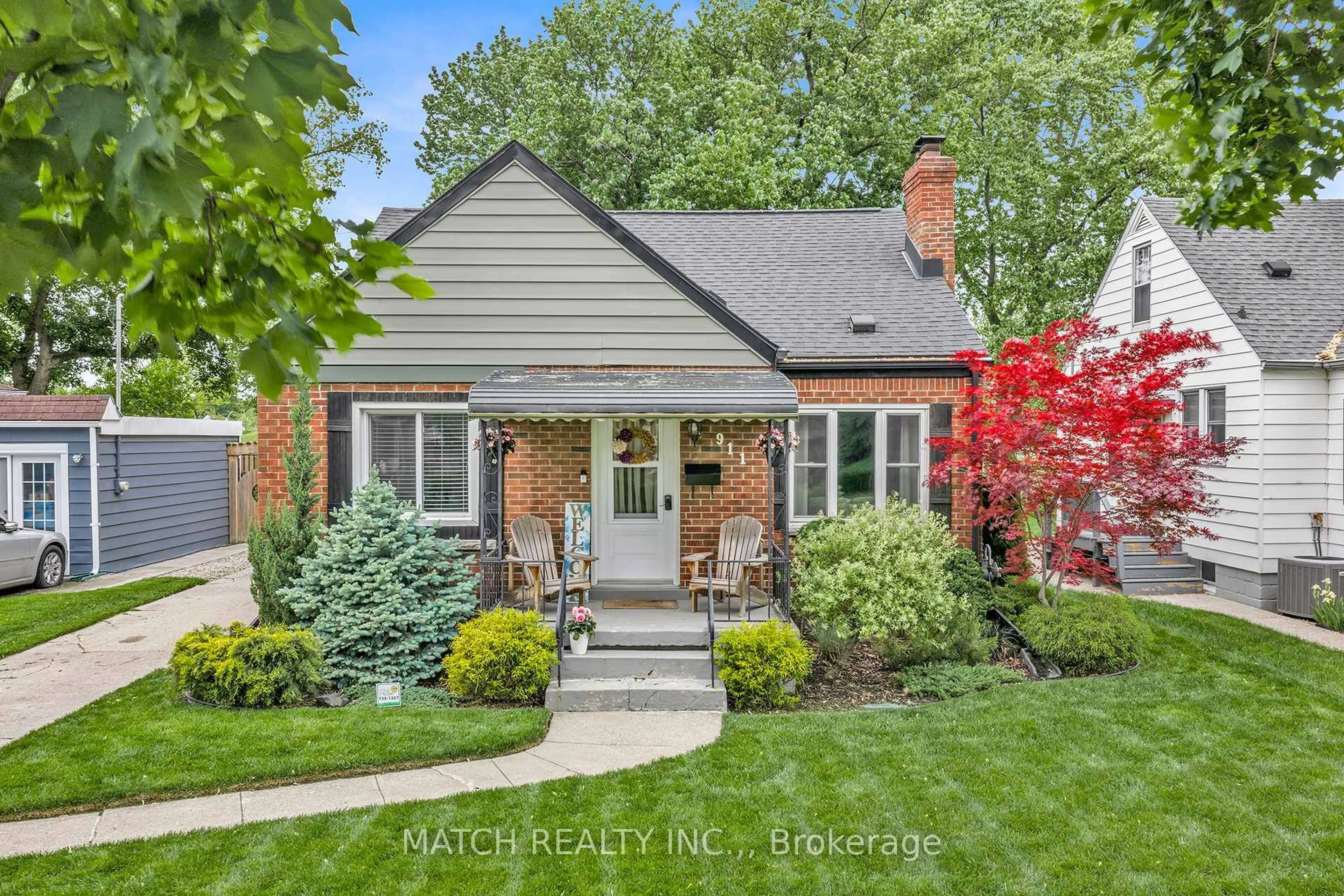 Home with brick exterior material, street for 911 Homedale Blvd, Windsor Ontario N8S 2T1