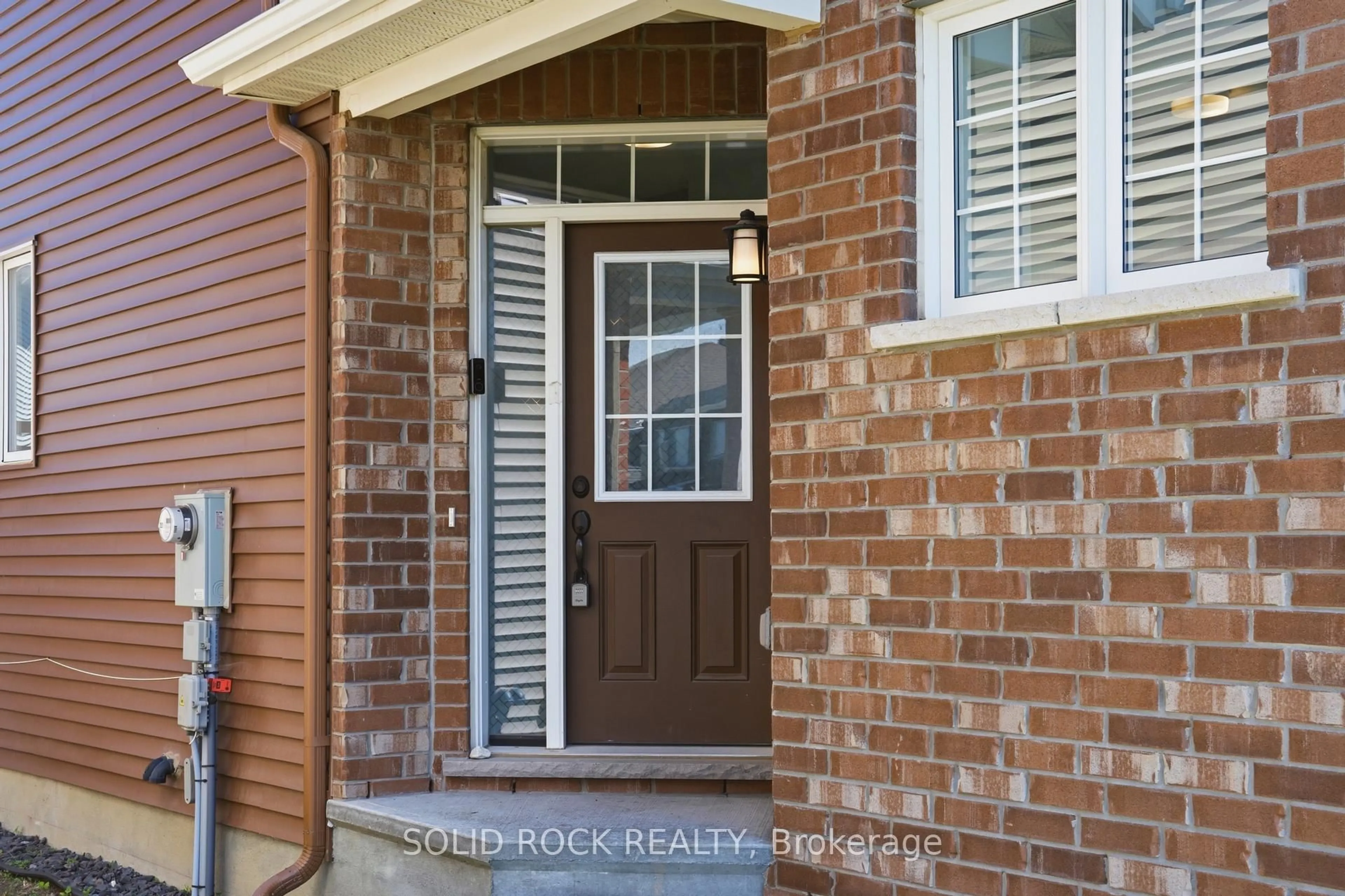 Indoor entryway for 317 Proxima Terr, Ottawa Ontario K2J 6S7