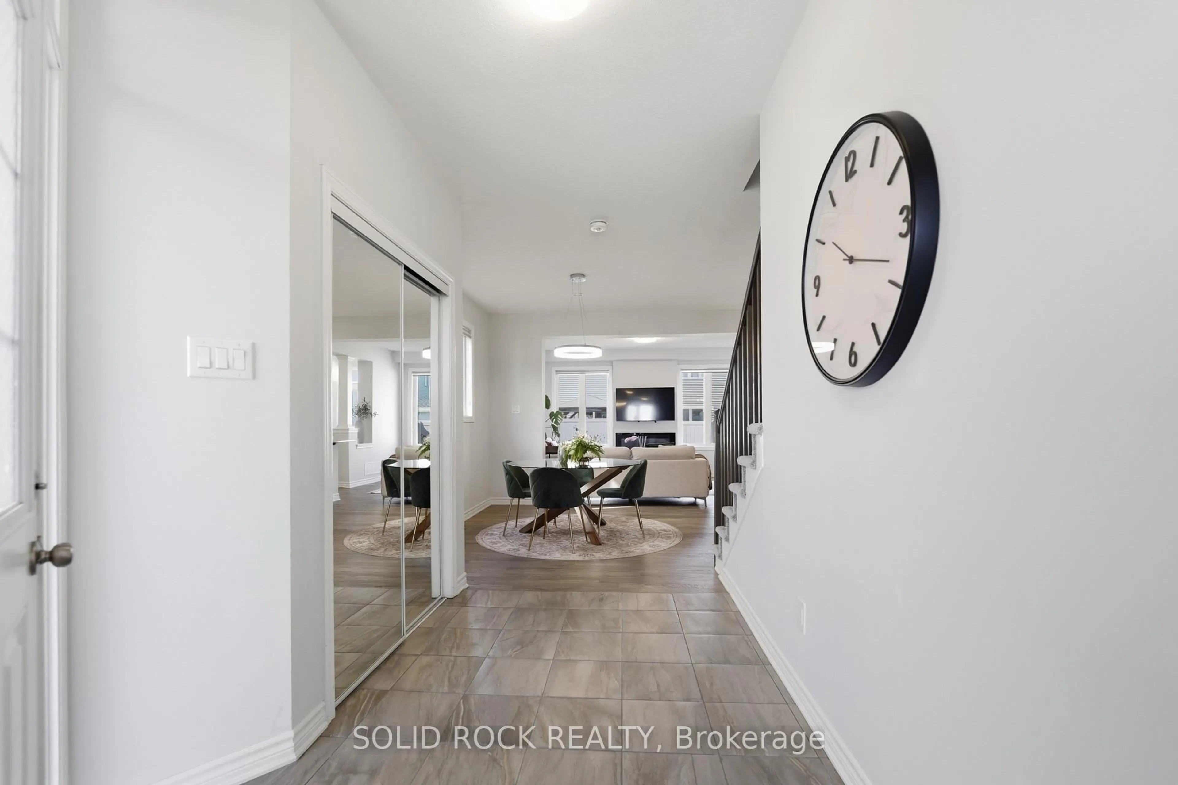 Indoor entryway for 317 Proxima Terr, Ottawa Ontario K2J 6S7