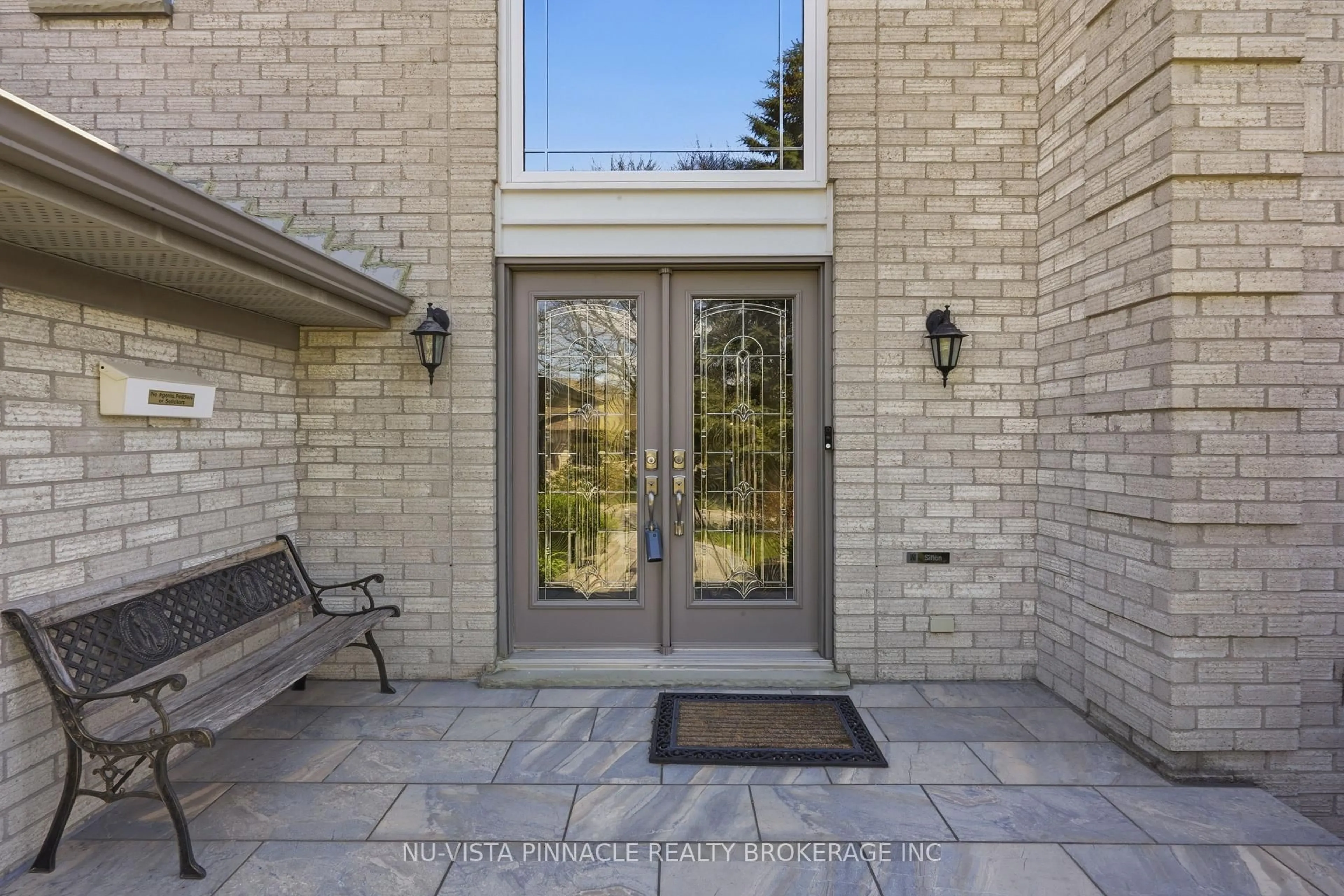 Indoor entryway for 532 Rosecliffe Terr, London South Ontario N6K 4H6