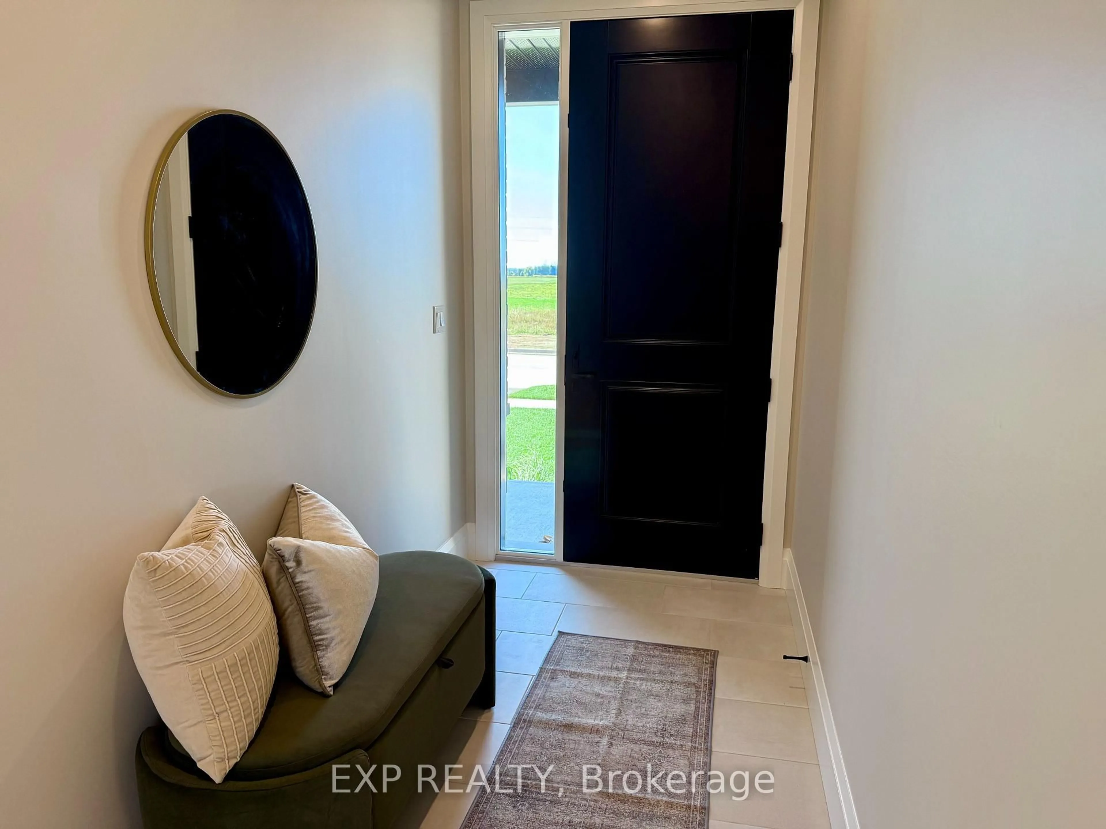Indoor entryway for 99 BEDELL Dr, Mapleton Ontario N0G 1P0