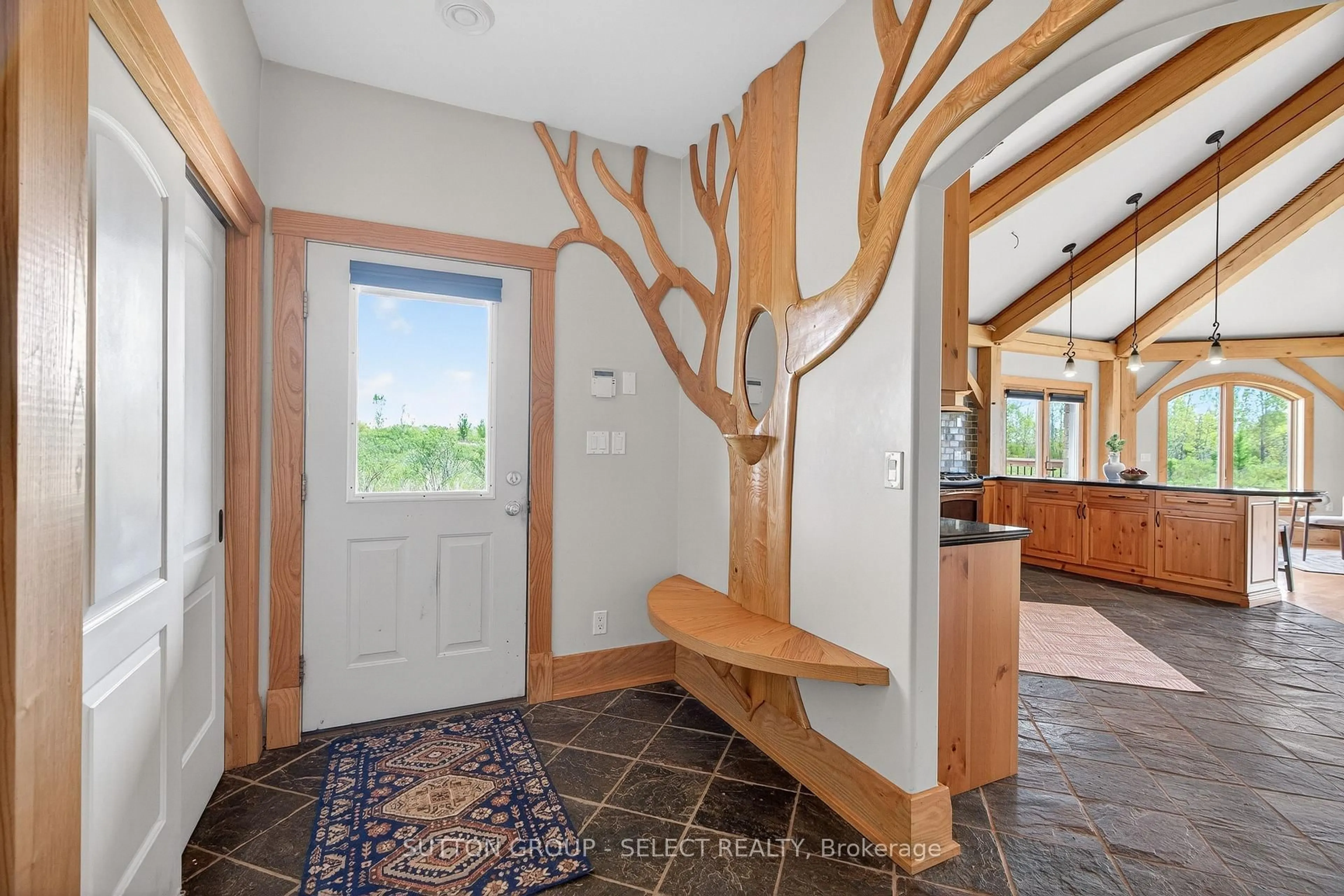 Indoor entryway for 21170 Mayfair Rd, Southwest Middlesex Ontario N0L 1T0