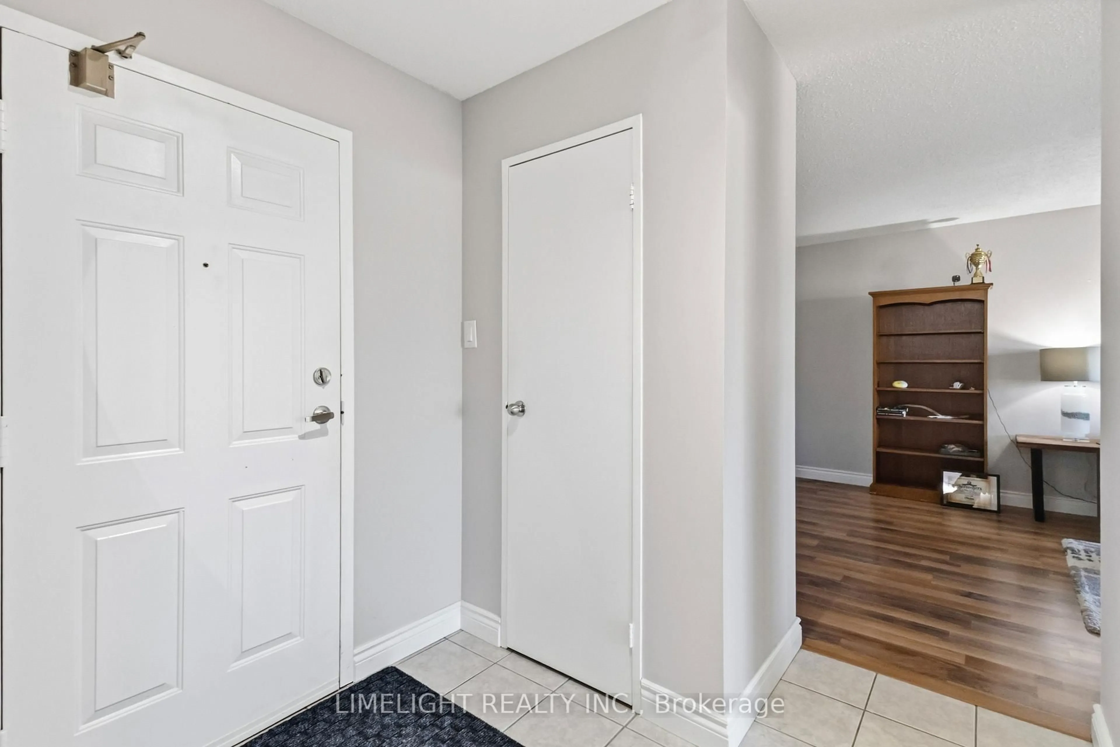 Indoor entryway for 1600 Adelaide St #210, London North Ontario N5X 3H6