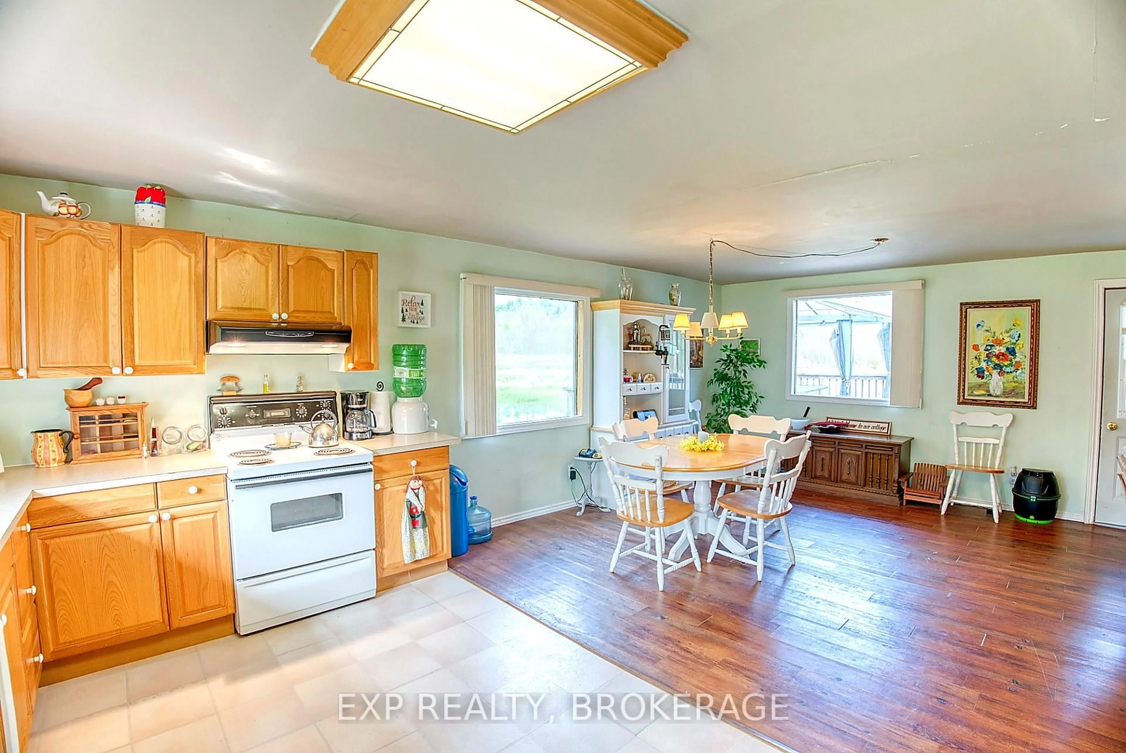 Open concept kitchen, unknown for 1013 Turner Way, Arden Ontario K0H 1B0