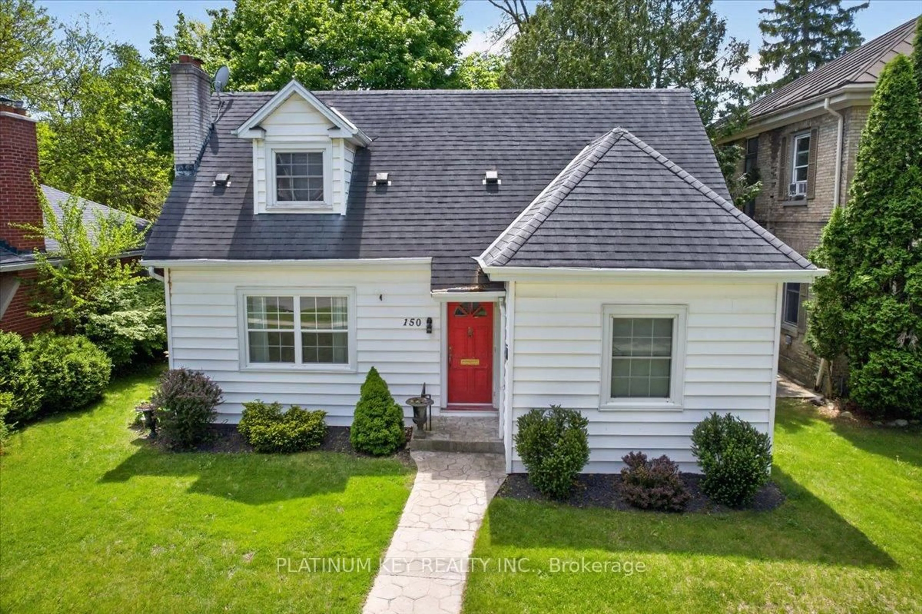 Home with vinyl exterior material, street for 150 Front St, Strathroy-Caradoc Ontario N7G 1Y2