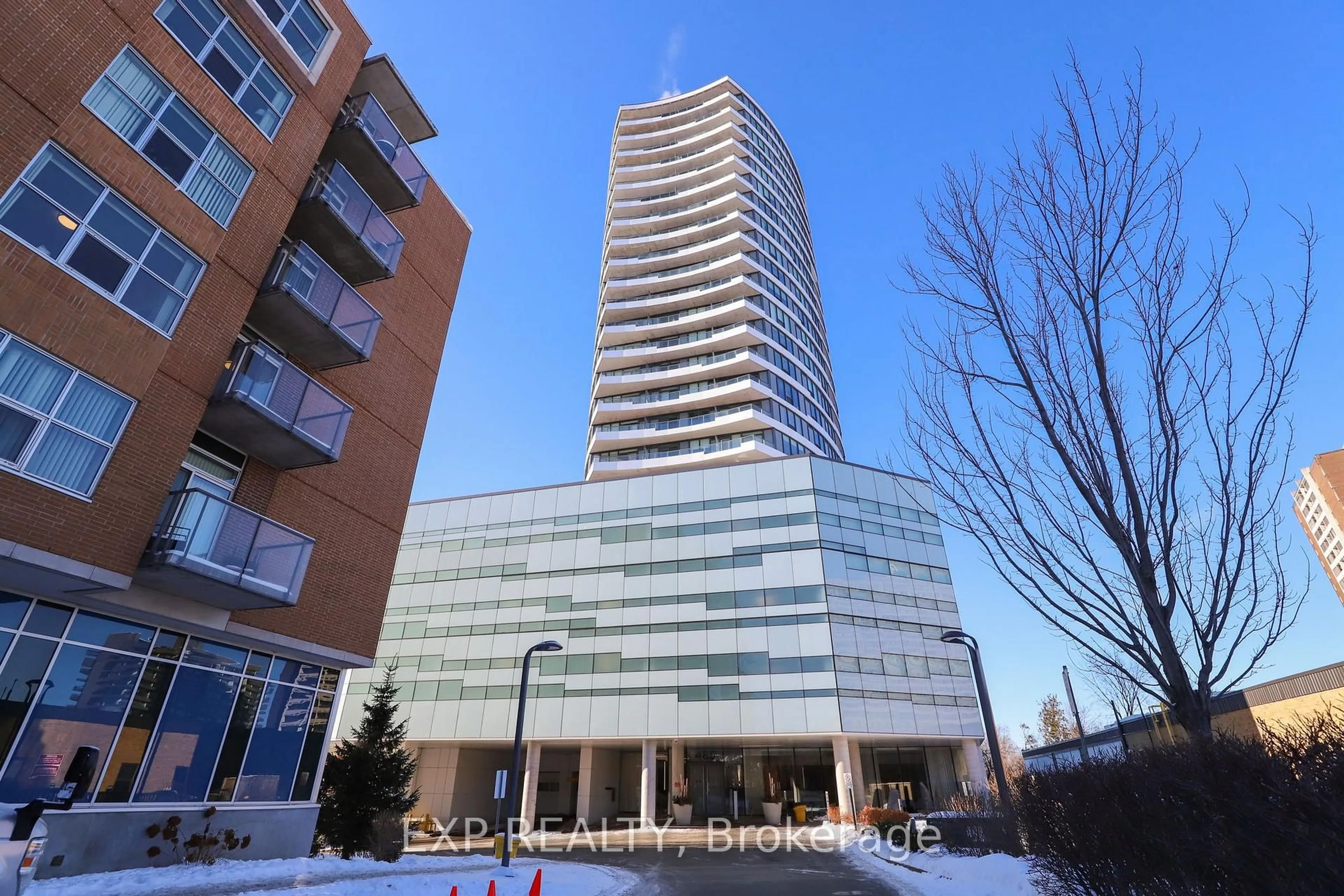 Indoor foyer for 485 Richmond Rd #810, Ottawa Ontario K2A 3W9