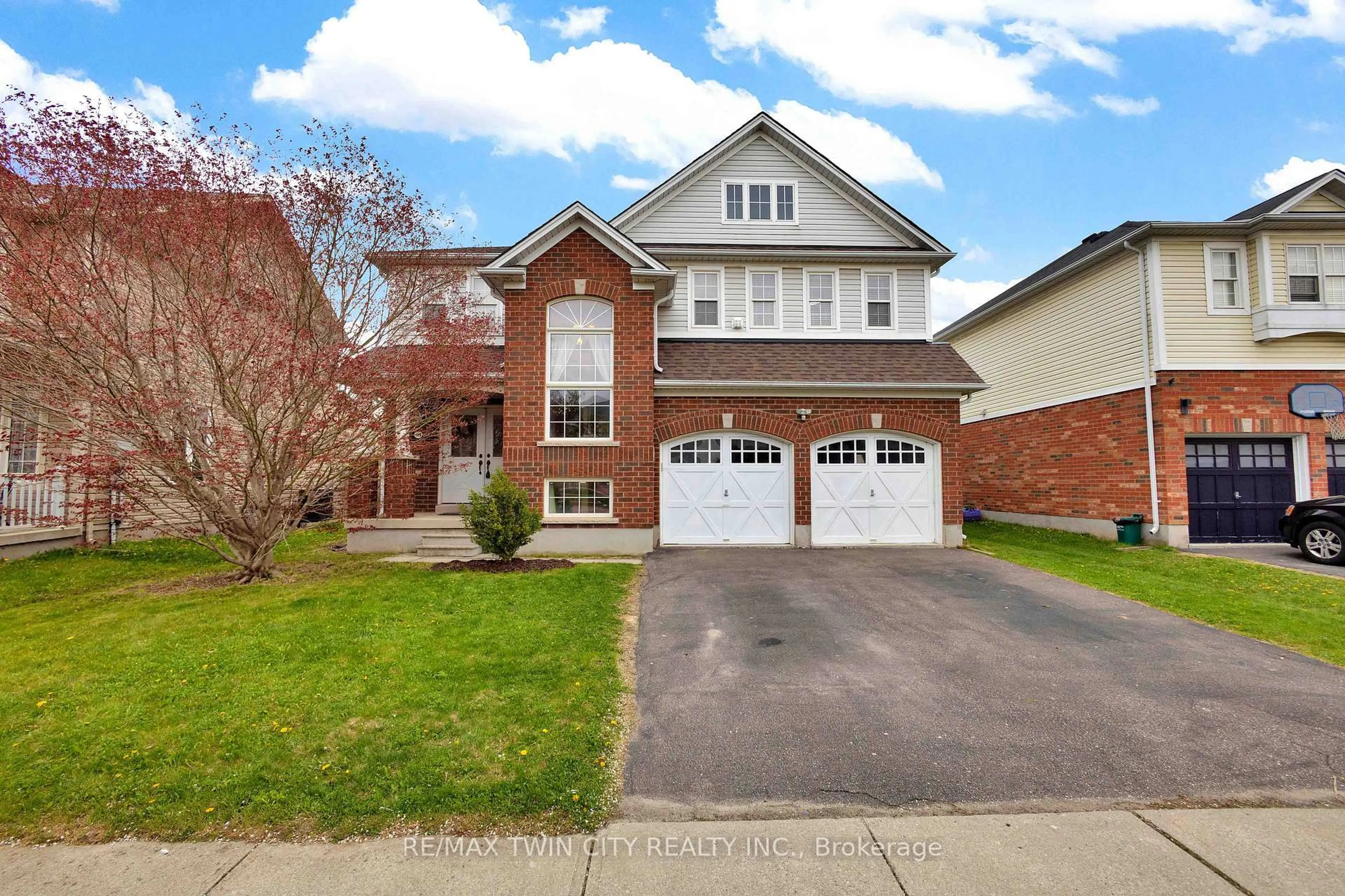 Home with brick exterior material, street for 189 Hunter Way, Brantford Ontario N3T 0B7