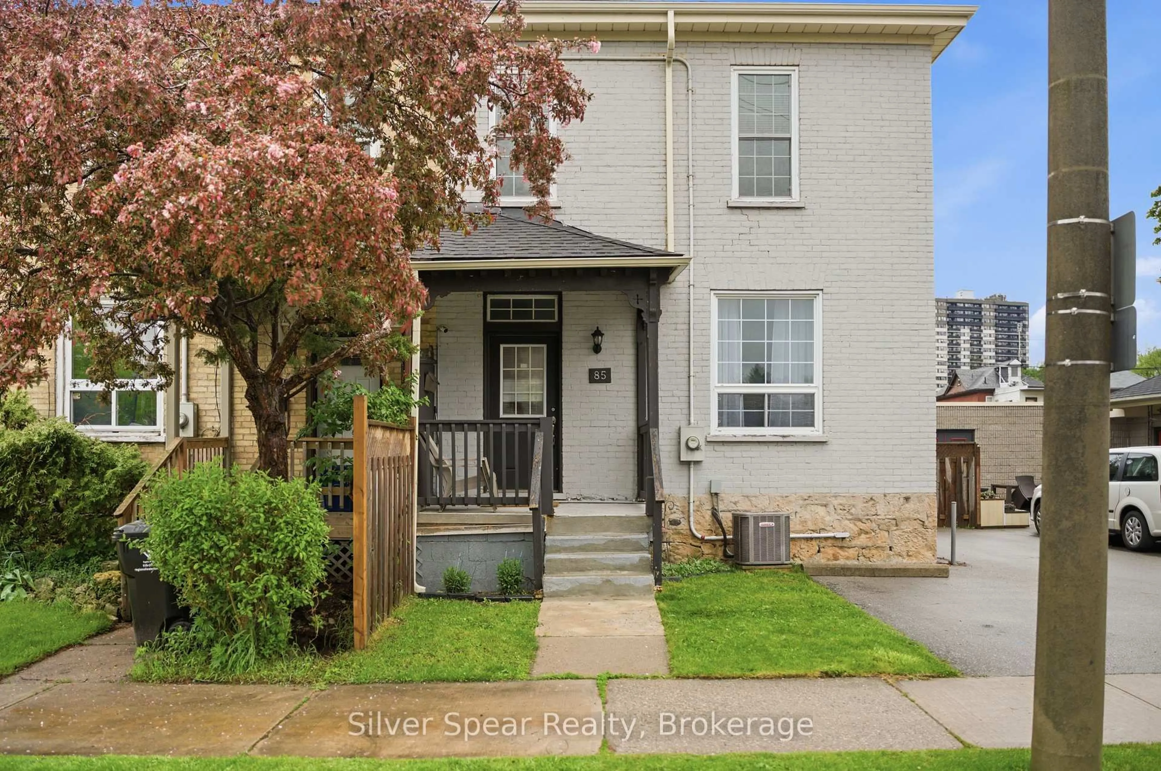 Unknown for 85 Water St, Cambridge Ontario N1R 3E1