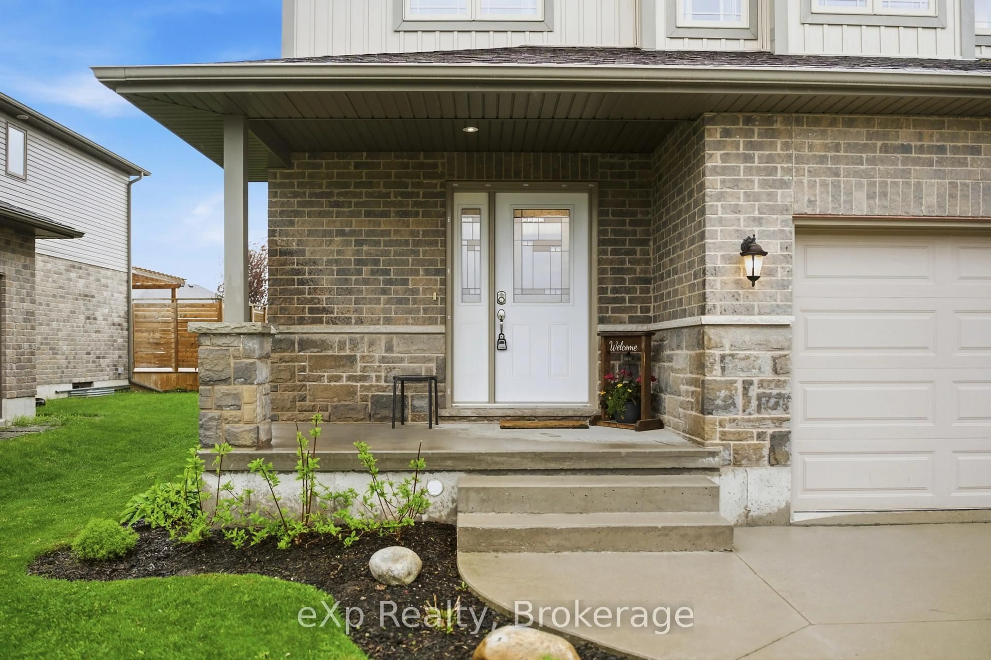Indoor entryway for 300 Hutton St, North Perth Ontario N4W 0C1
