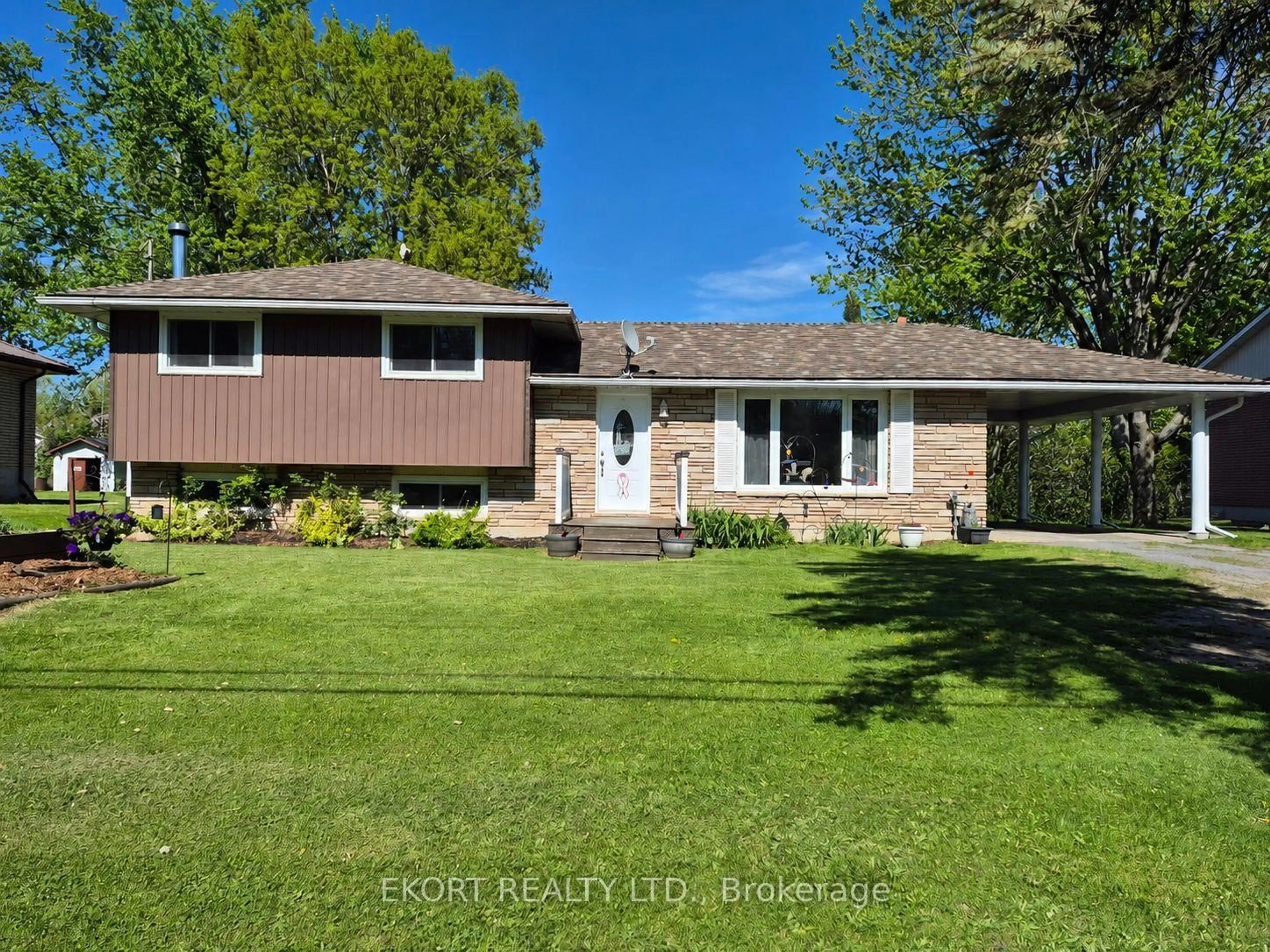 A pic from outside/outdoor area/front of a property/back of a property/a pic from drone, unknown for 2328 Wallbridge-Loy Rd, Quinte West Ontario K0K 2B0