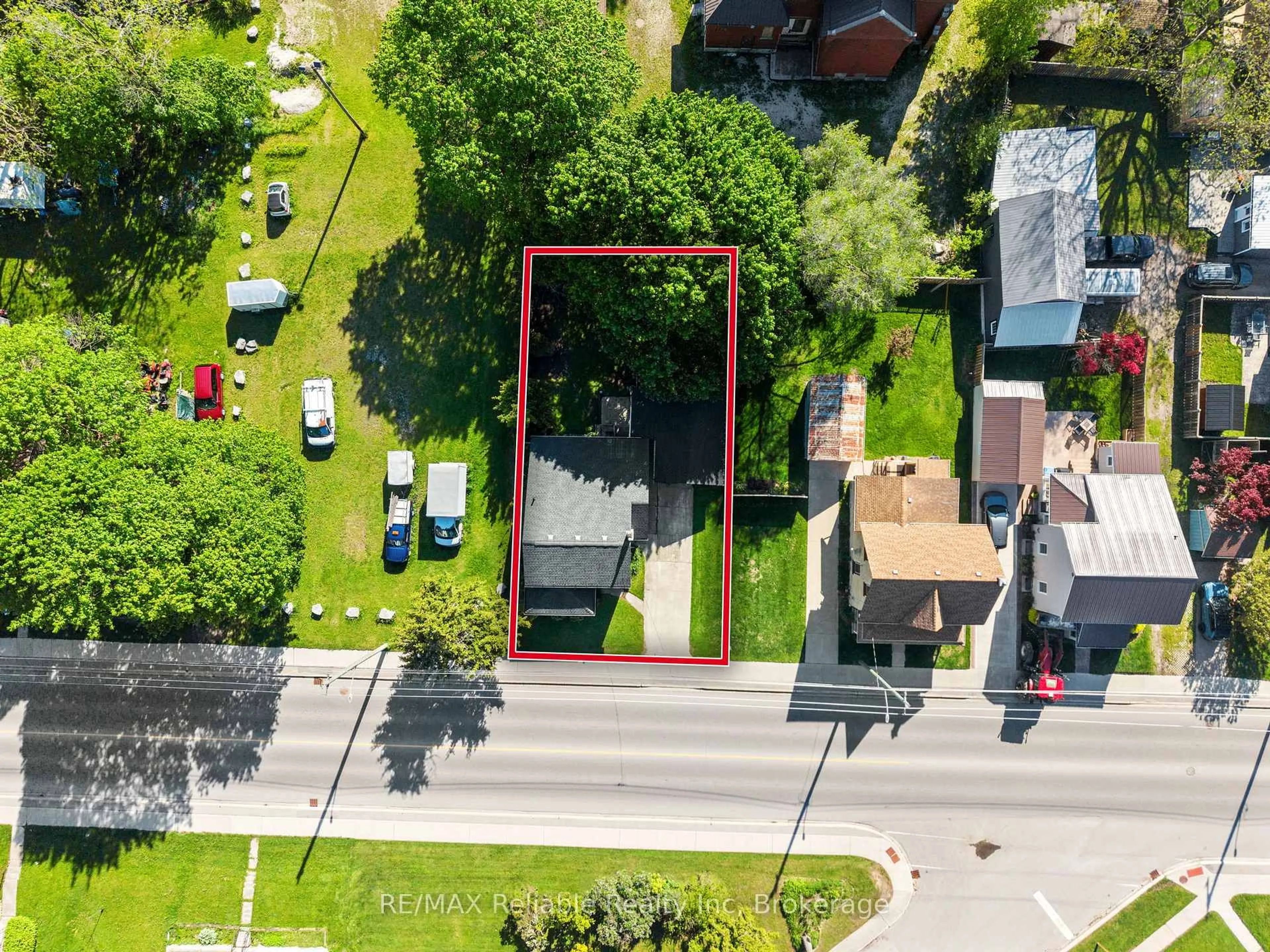 A pic from outside/outdoor area/front of a property/back of a property/a pic from drone, street for 120 Victoria St, Central Huron Ontario N0M 1L0