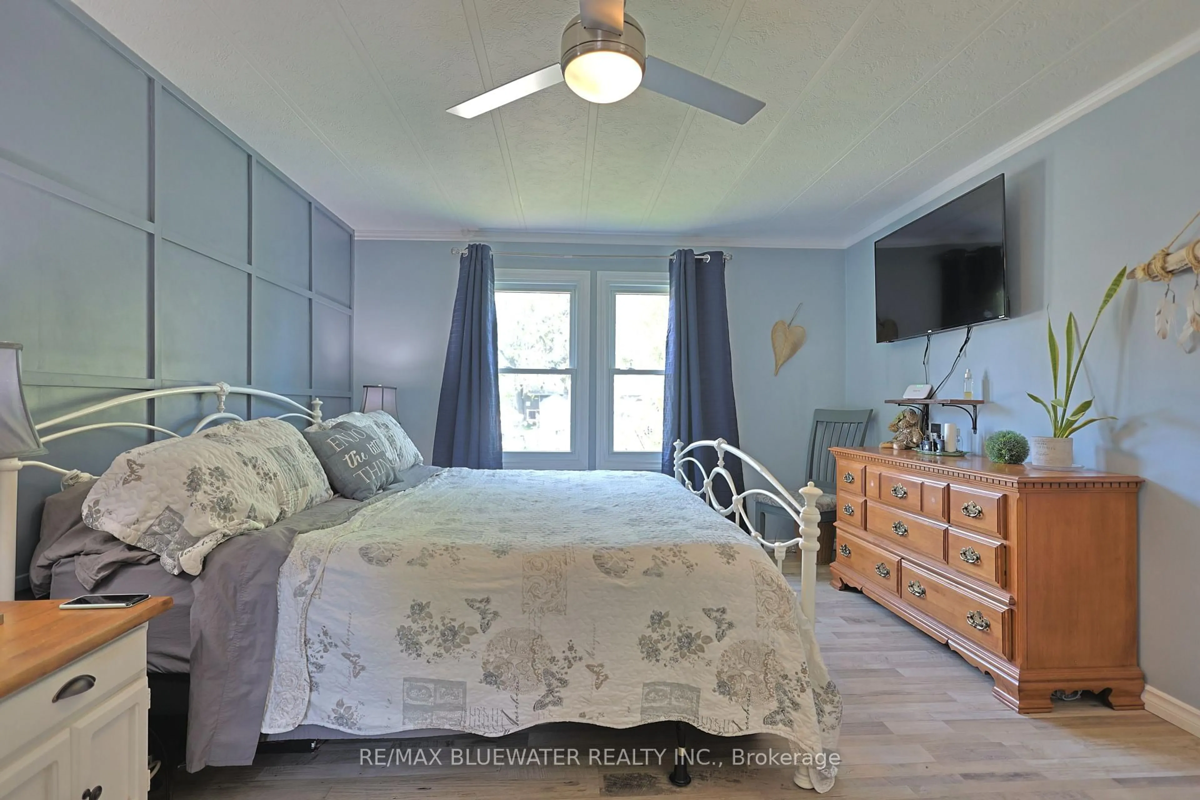 Bedroom with bed, unknown for 114 Pebble Beach Pkwy, South Huron Ontario N0M 1T0