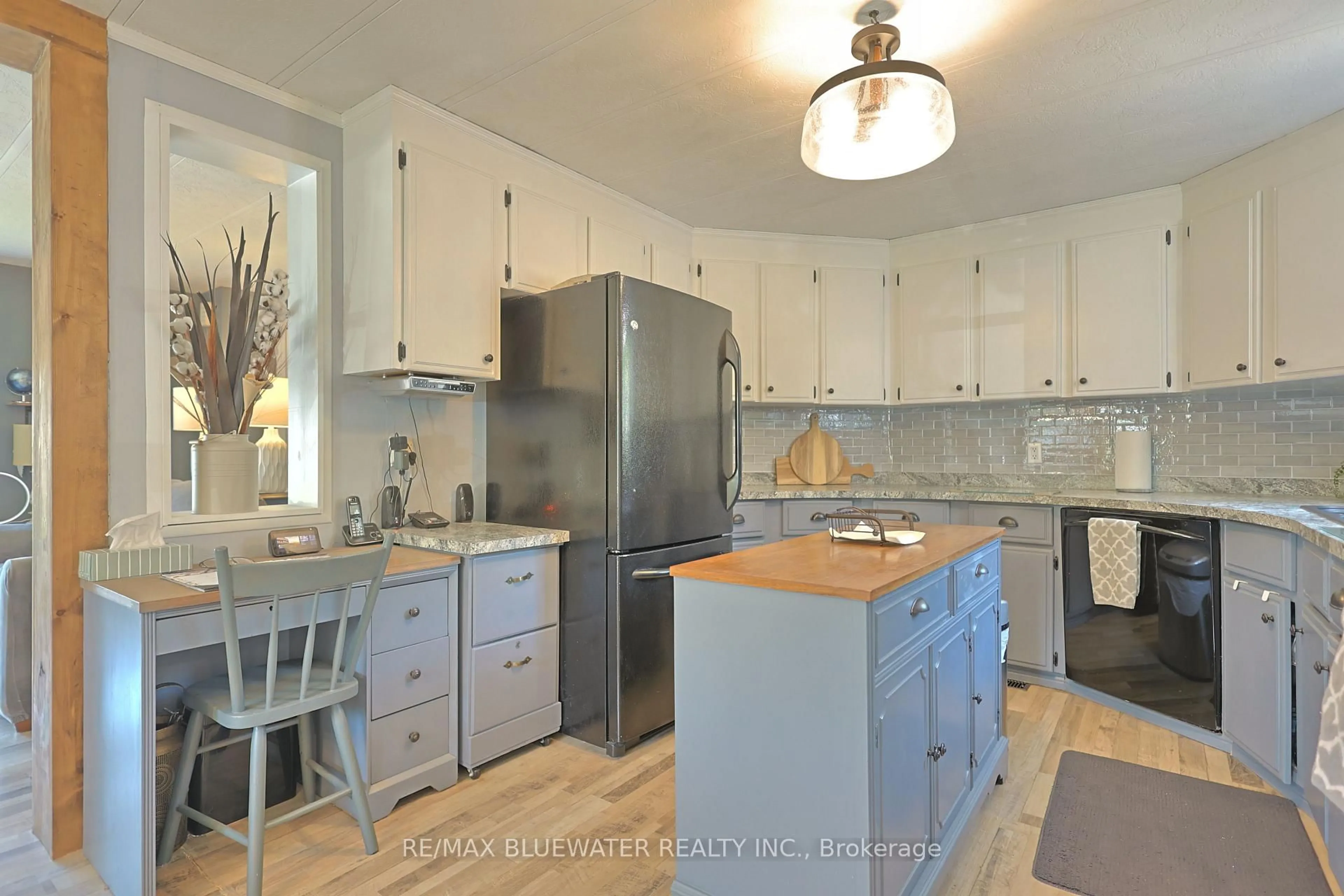 Open concept kitchen, unknown for 114 Pebble Beach Pkwy, South Huron Ontario N0M 1T0