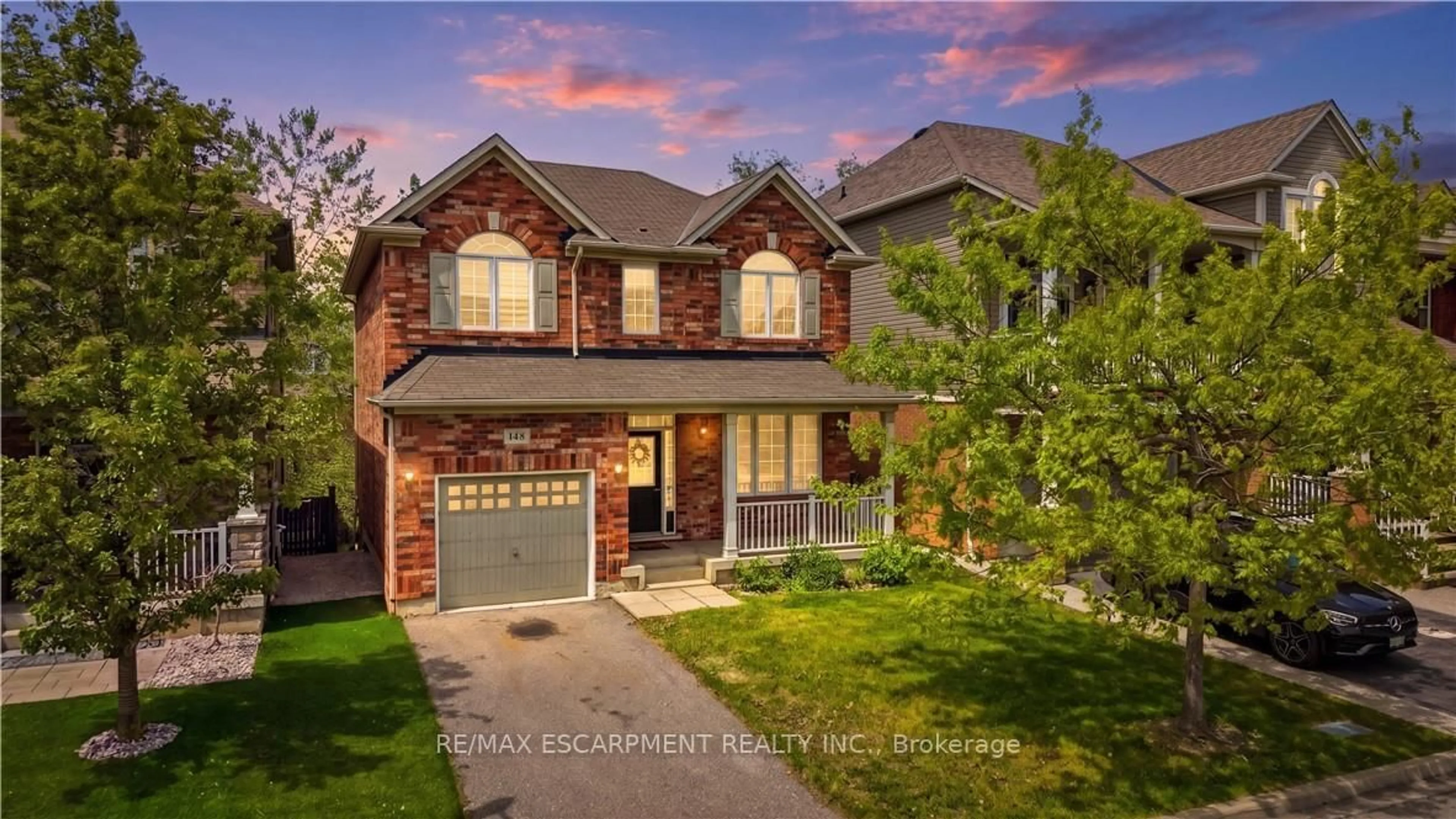 Home with brick exterior material, street for 148 Montreal Circ, Hamilton Ontario L8E 0C8