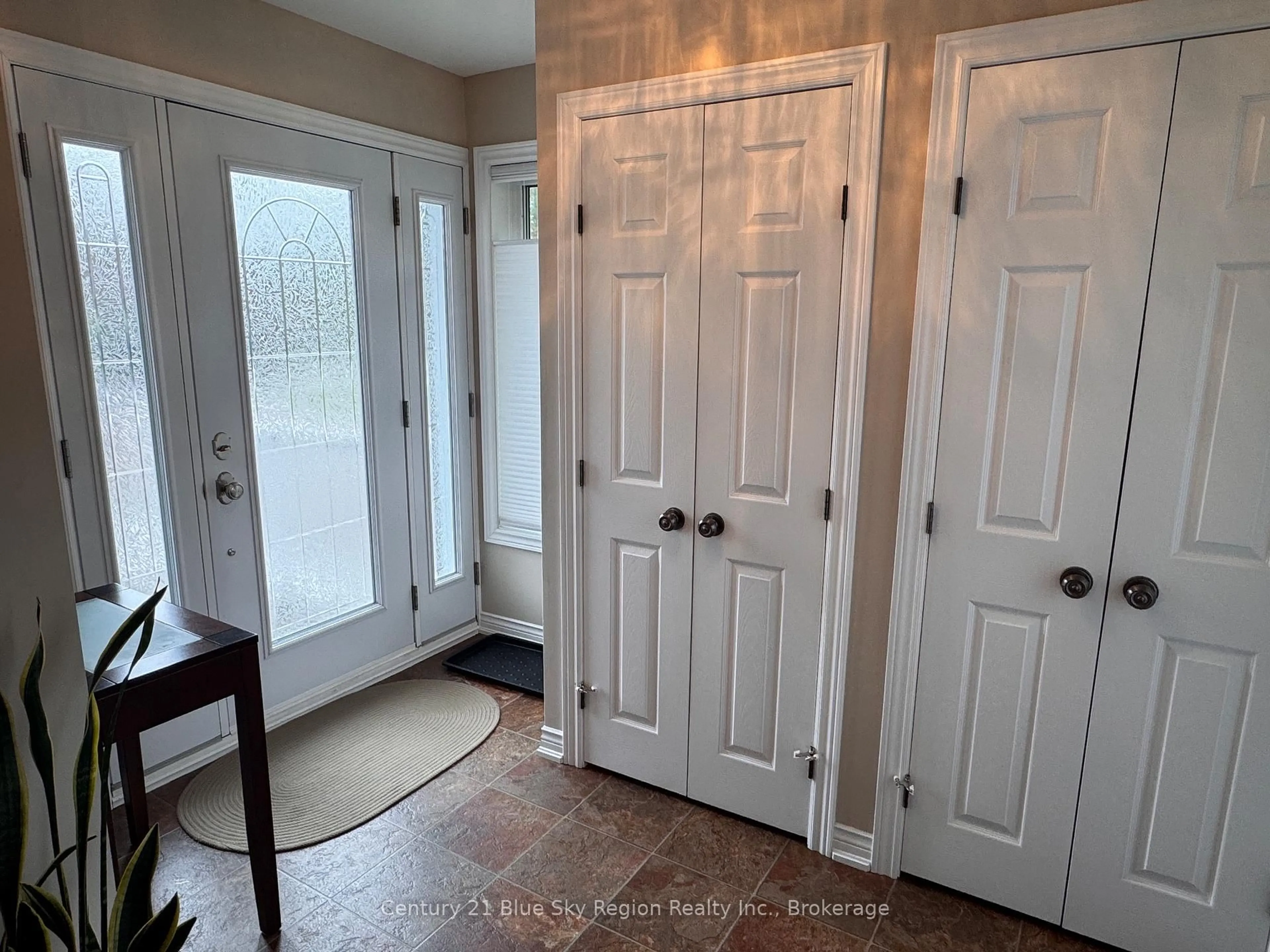 Indoor entryway for 54 Harris Dr, North Bay Ontario P1A 3Z2