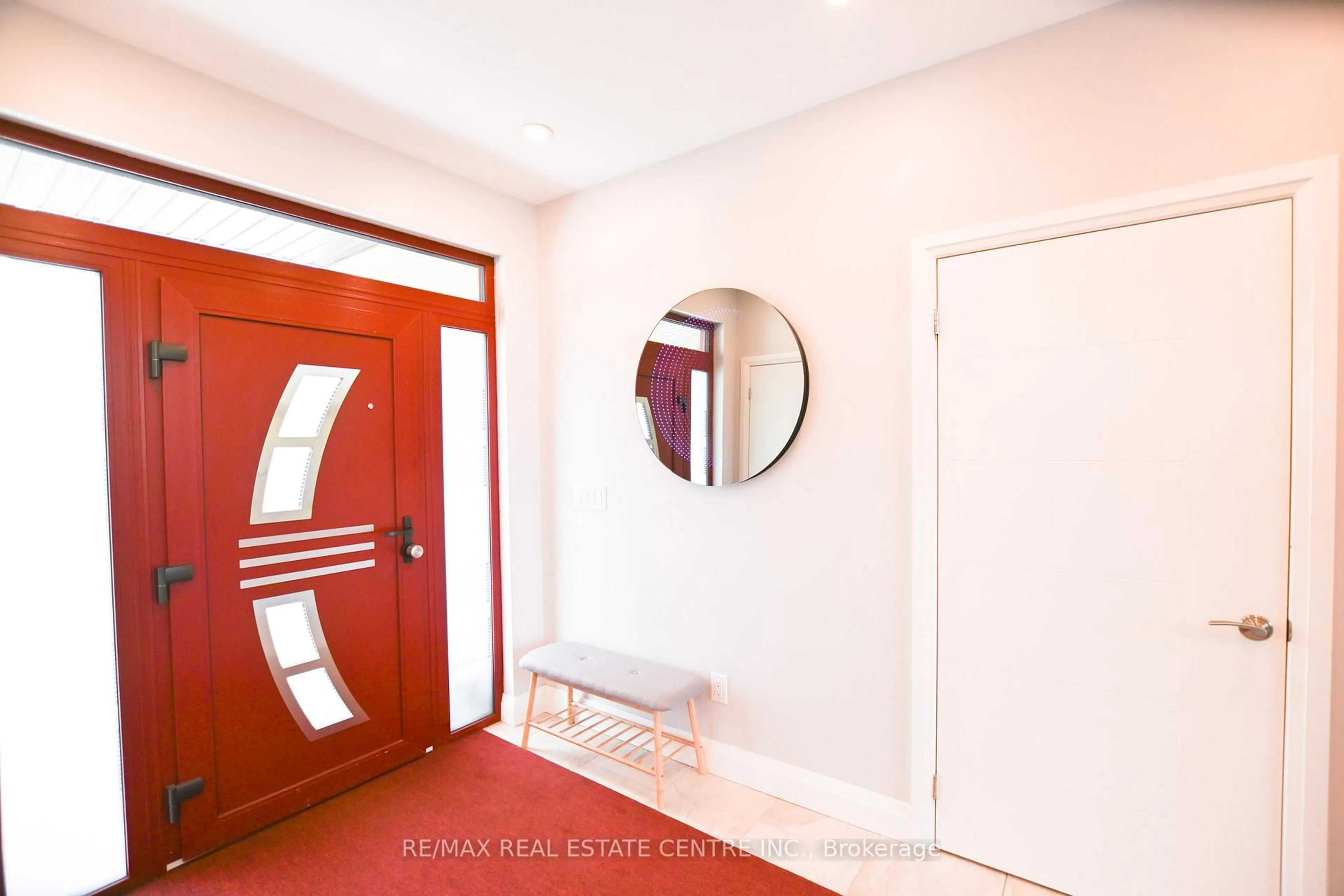Indoor entryway for 99 Brethour Rd, Bancroft Ontario K0L 1C0