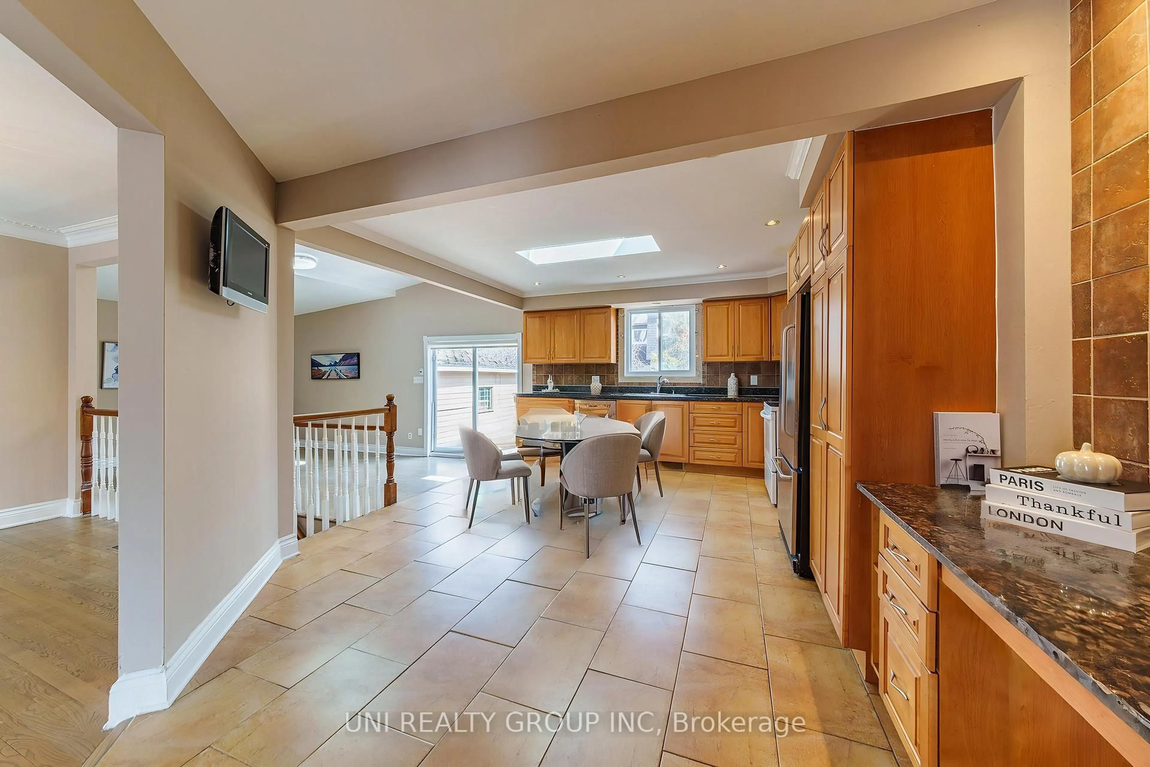 Open concept kitchen, ceramic/tile floor for 17 FOREST PARK Ave, Ottawa Ontario K2E 5A2