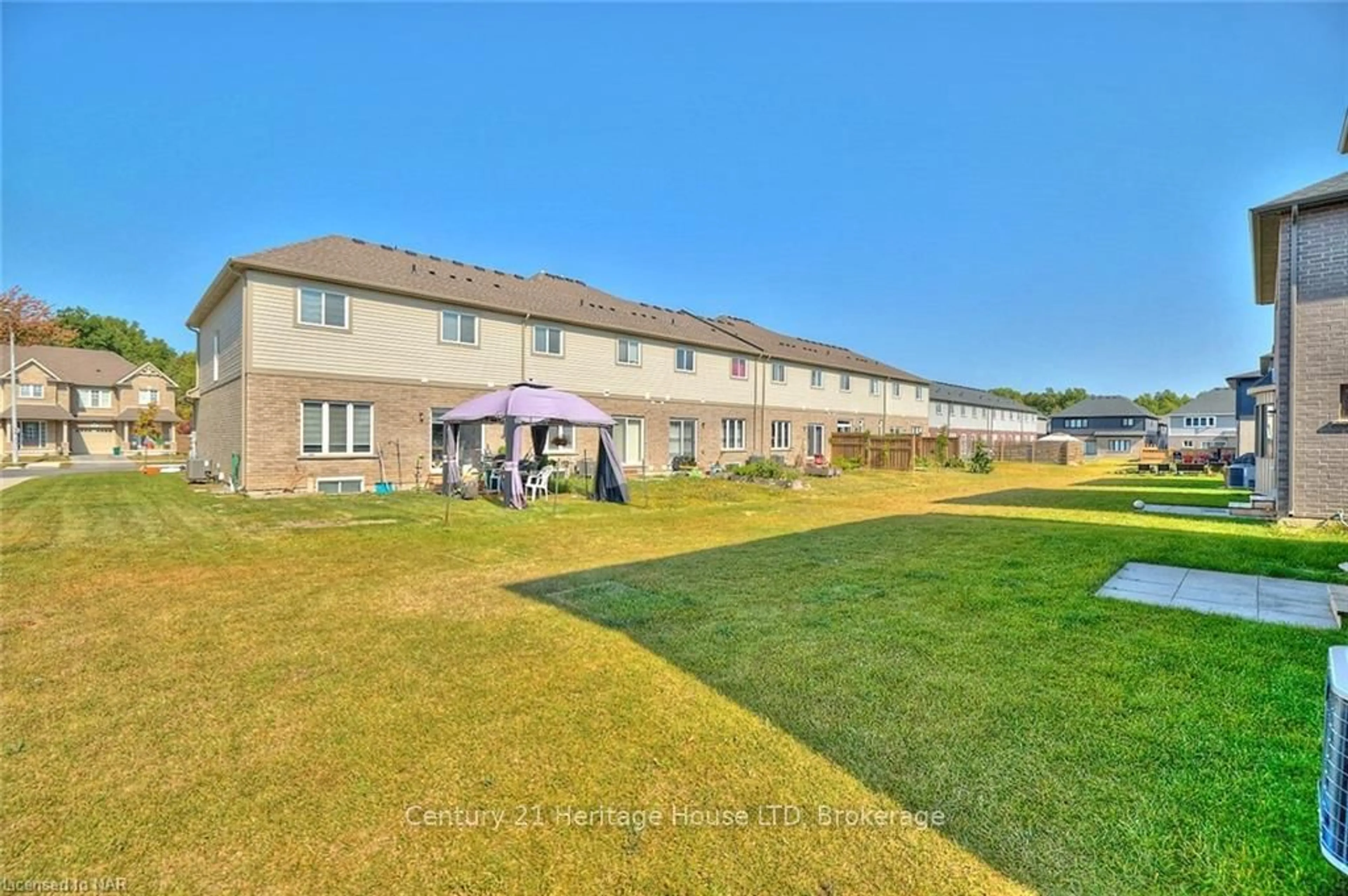 A pic from outside/outdoor area/front of a property/back of a property/a pic from drone, unknown for 14 Overholt Dr, Thorold Ontario L0S 1K0