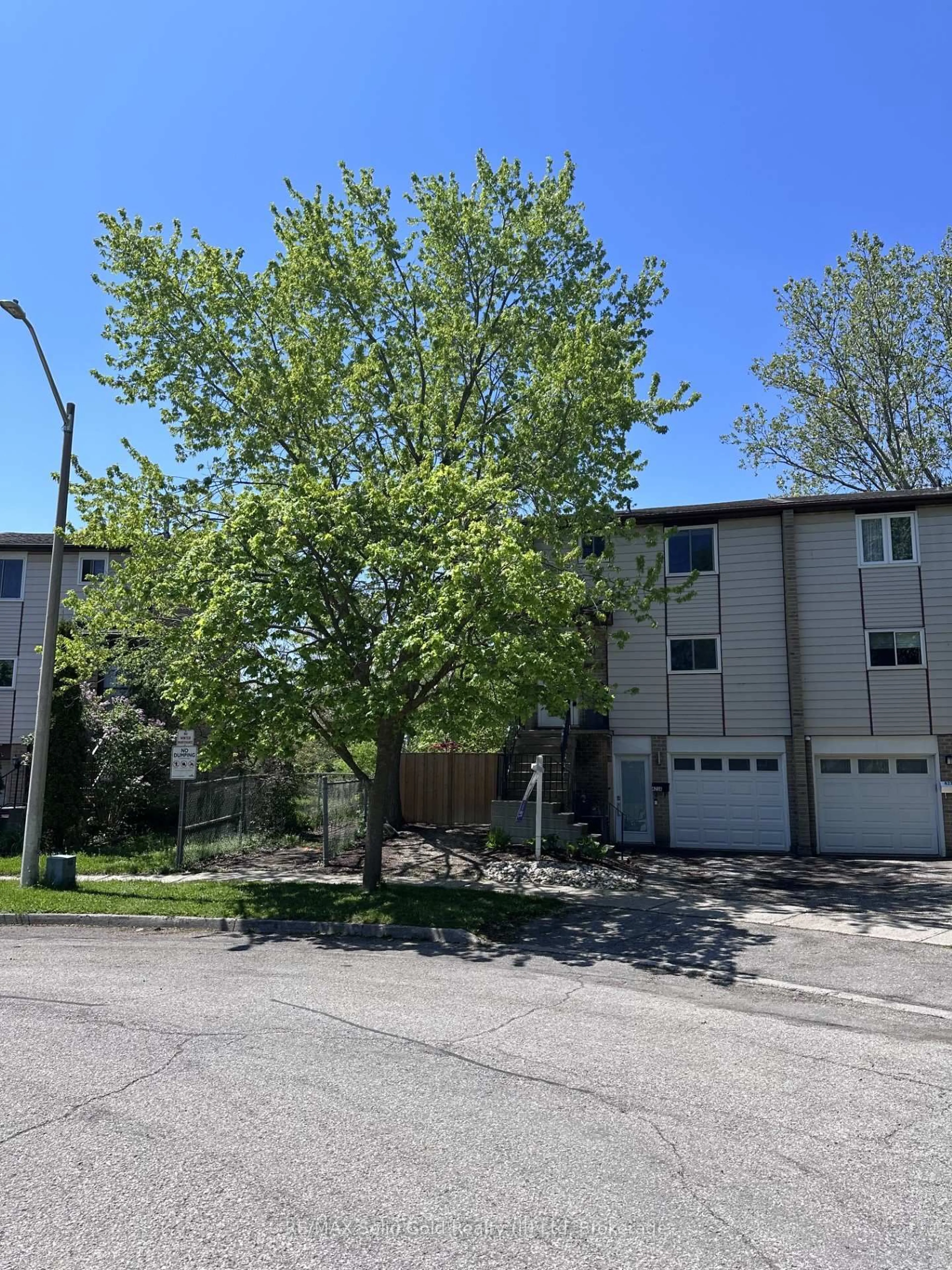 Unknown for 423 Cadbury Crt #A, Waterloo Ontario N2K 3G7