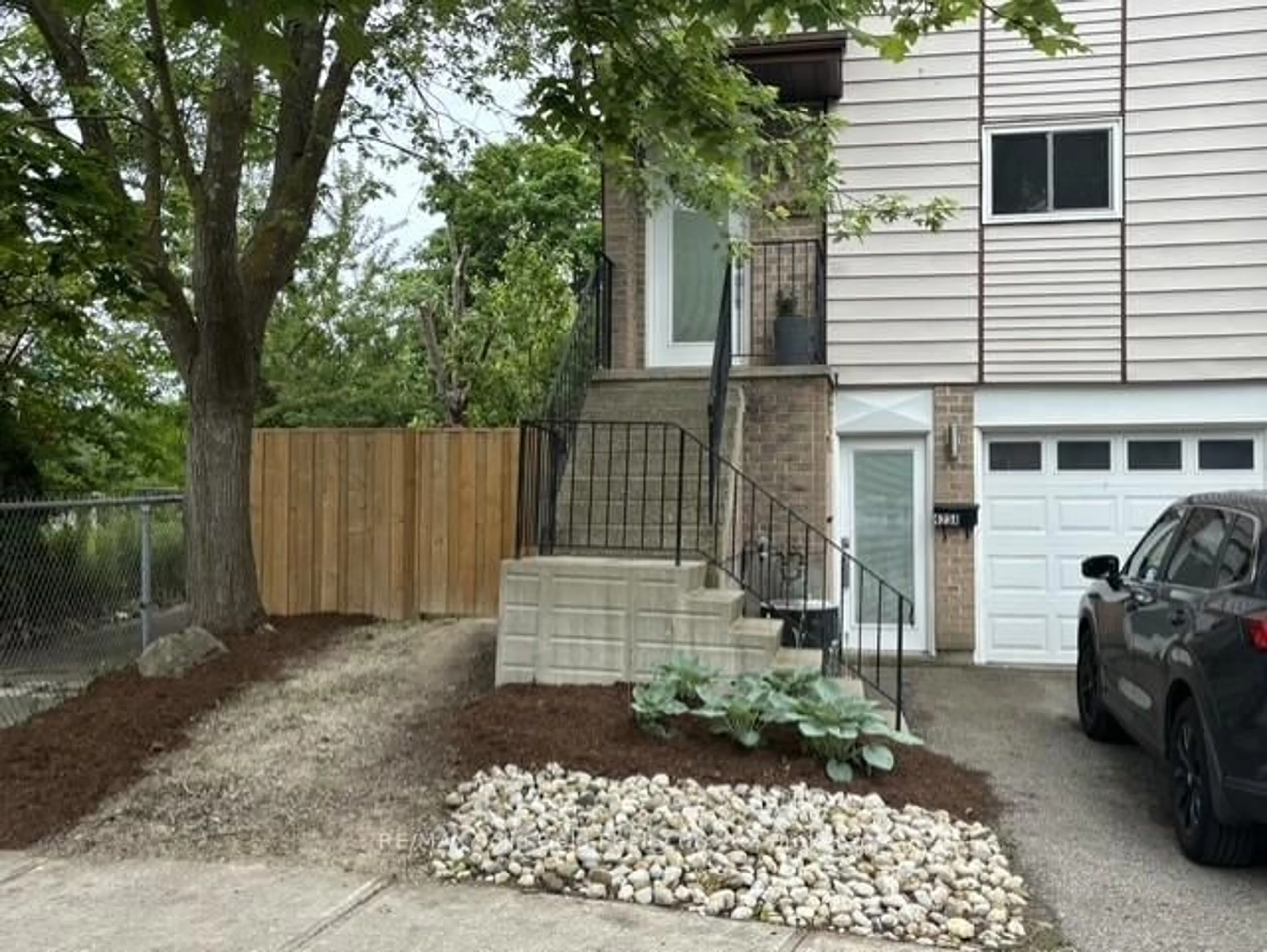Patio, street for 423 Cadbury Crt #A, Waterloo Ontario N2K 3G7