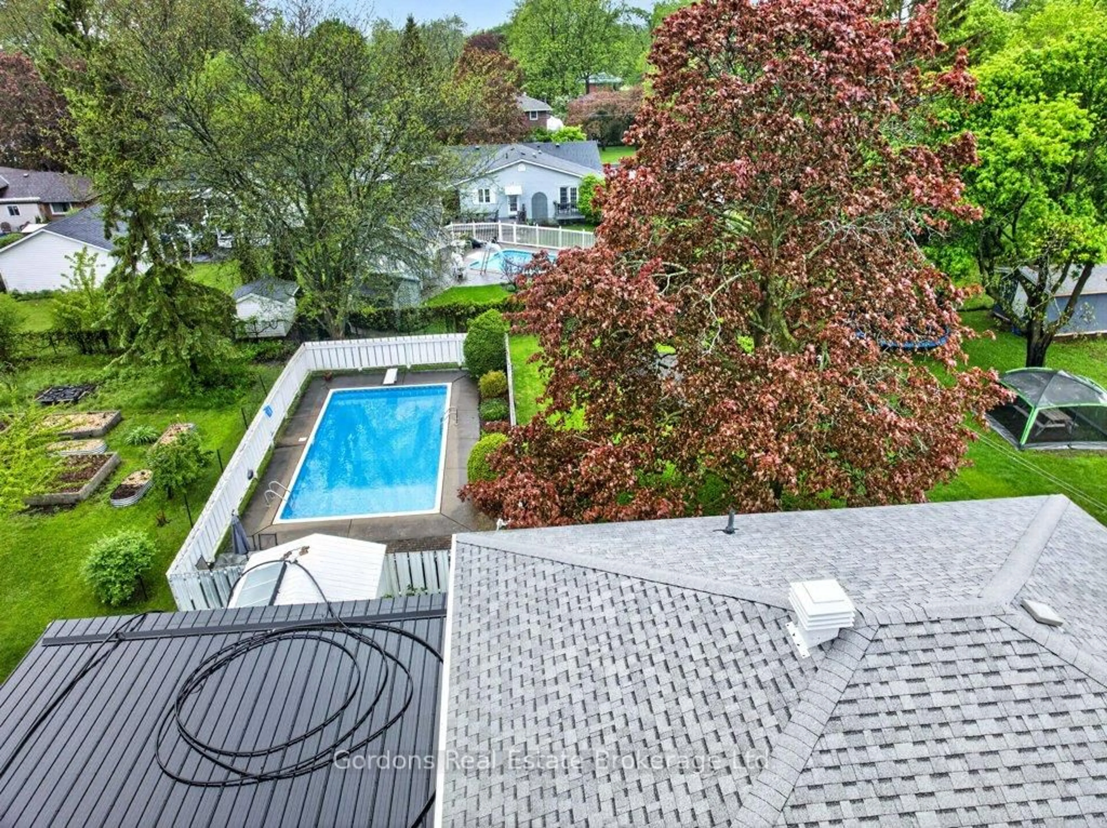 A pic from outside/outdoor area/front of a property/back of a property/a pic from drone, unknown for 190 Wright Ave, Belleville Ontario K8P 4E8