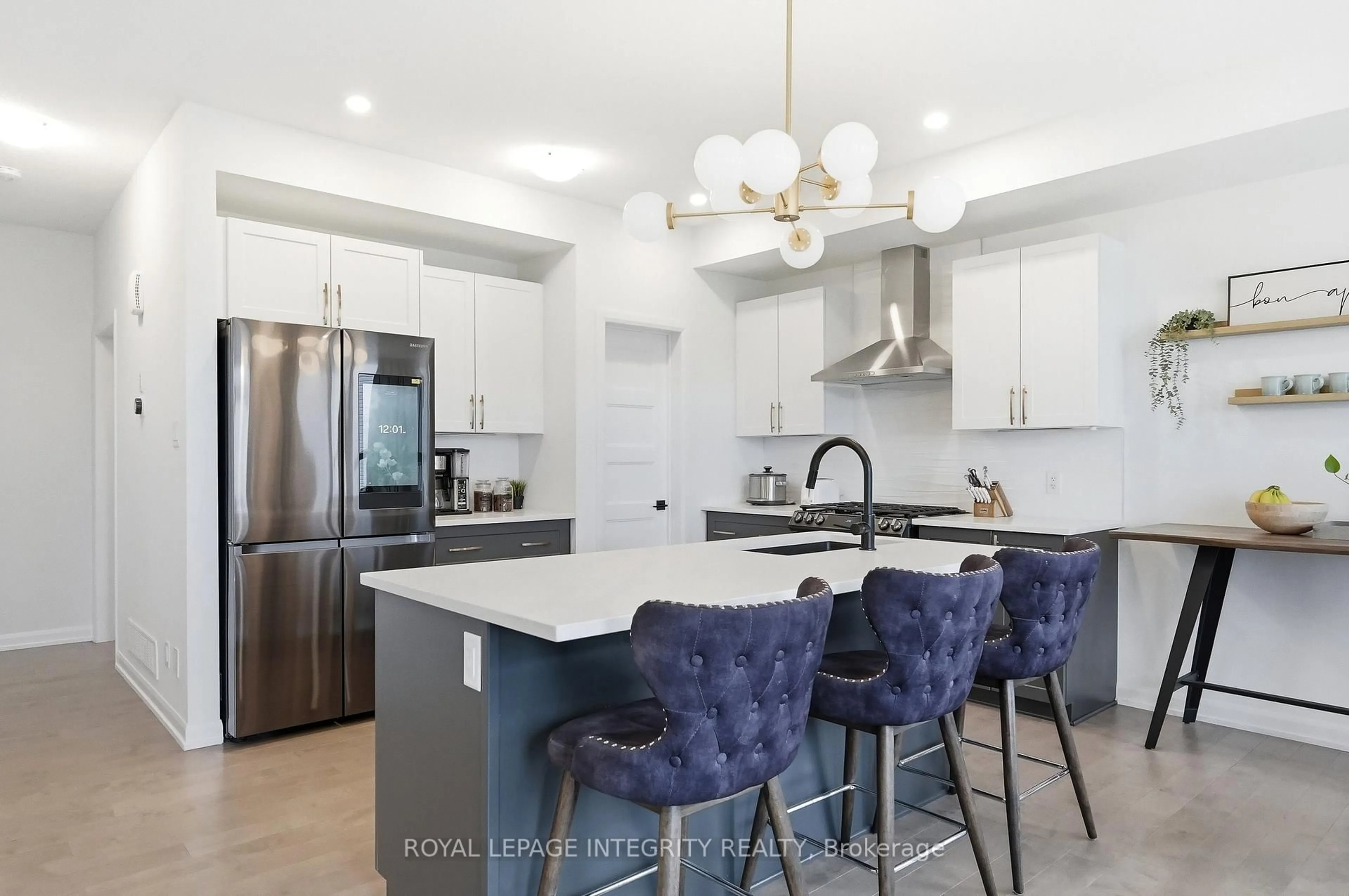 Open concept kitchen, ceramic/tile floor for 1161 Diamond St, Clarence-Rockland Ontario K4K 0L9