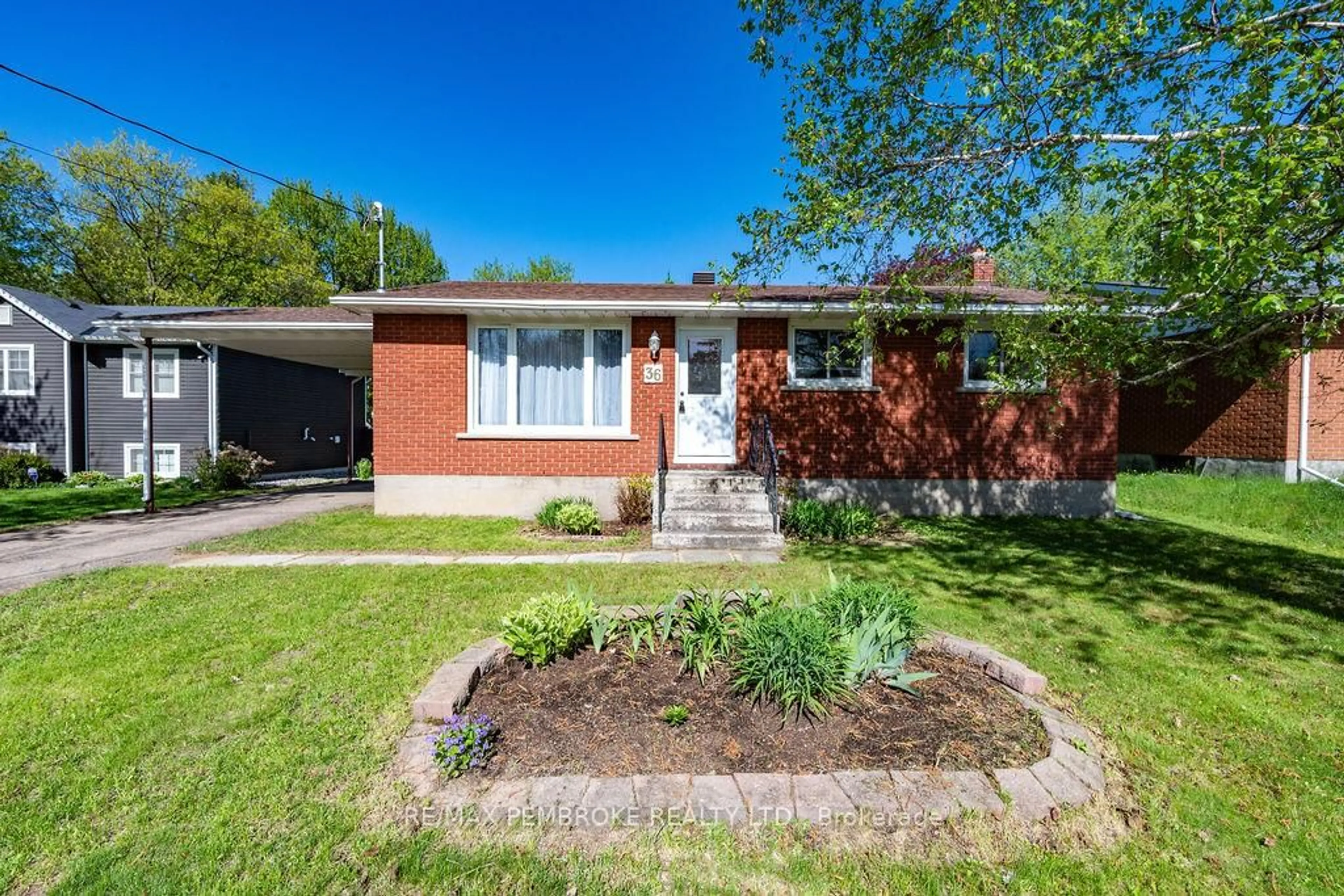 Home with brick exterior material, street for 36 Selkirk St, Petawawa Ontario K8H 1P2