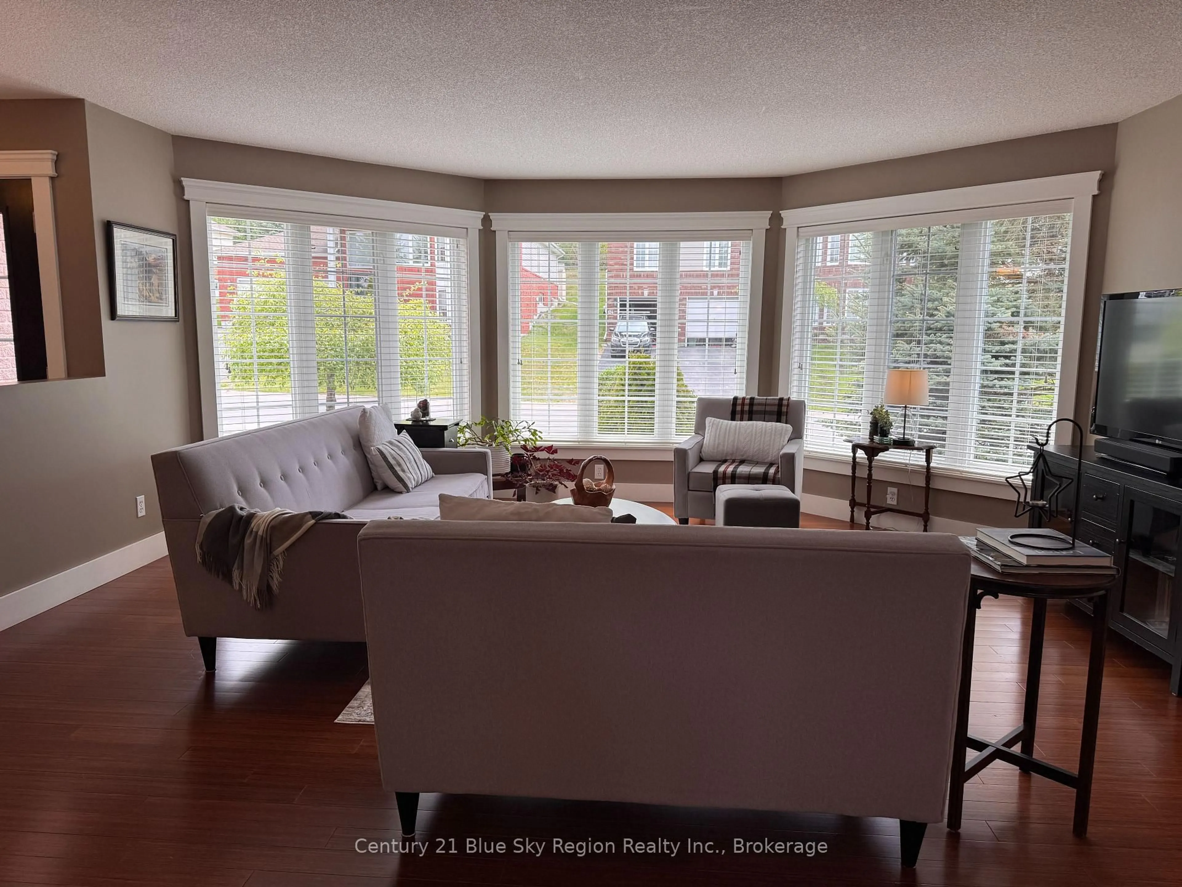 Living room with furniture, unknown for 125 Bain Dr, North Bay Ontario P1C 1M5